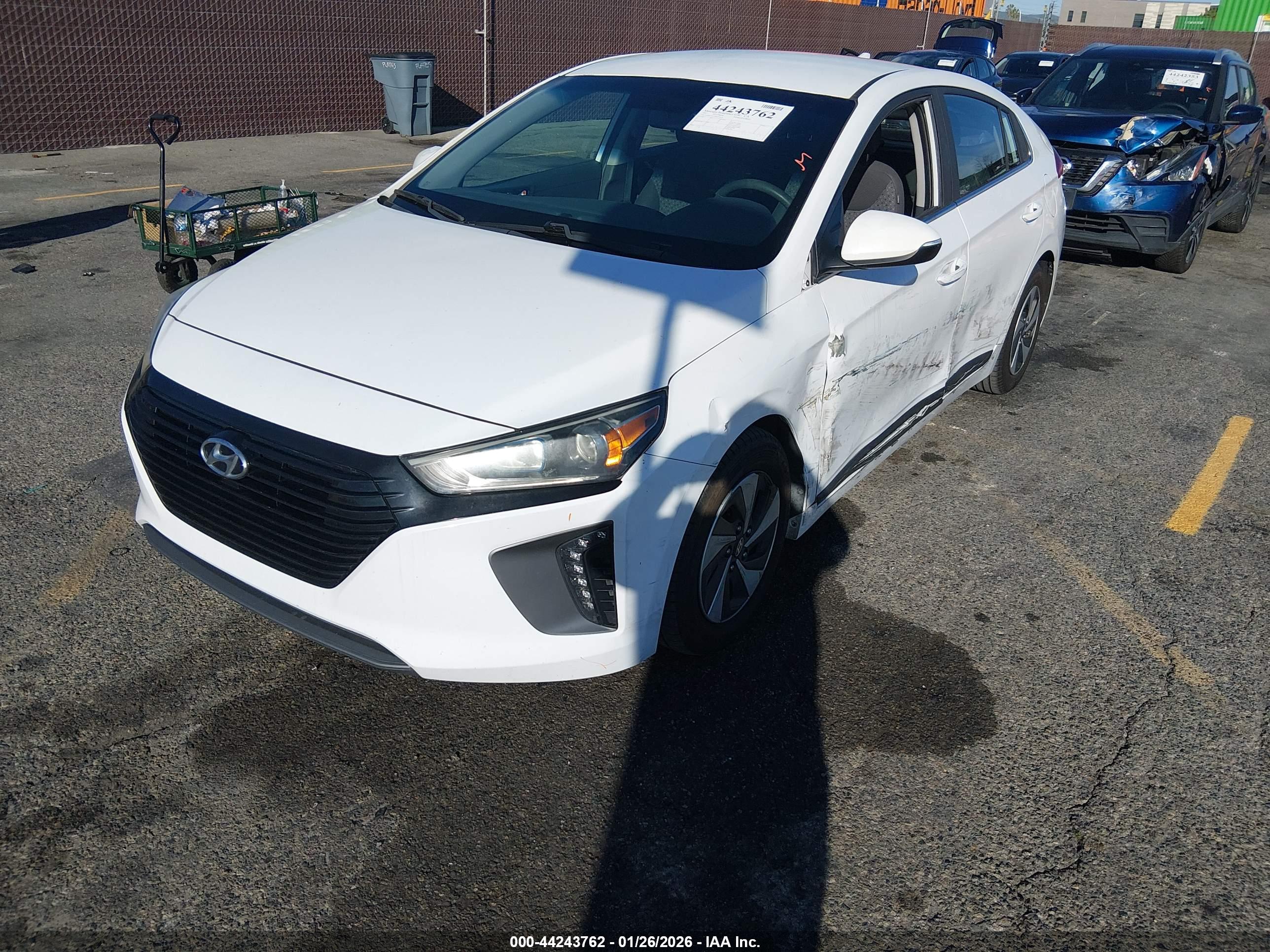 HYUNDAI IONIQ image 2