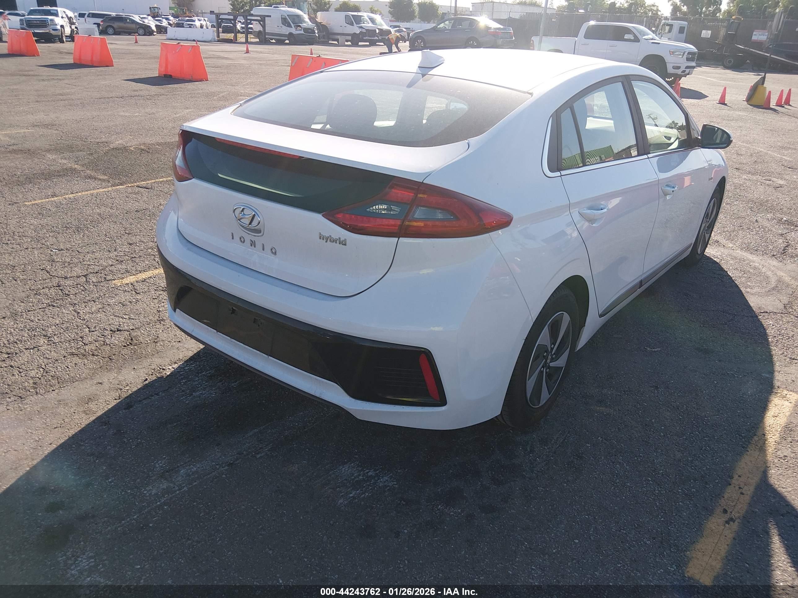 HYUNDAI IONIQ image 4