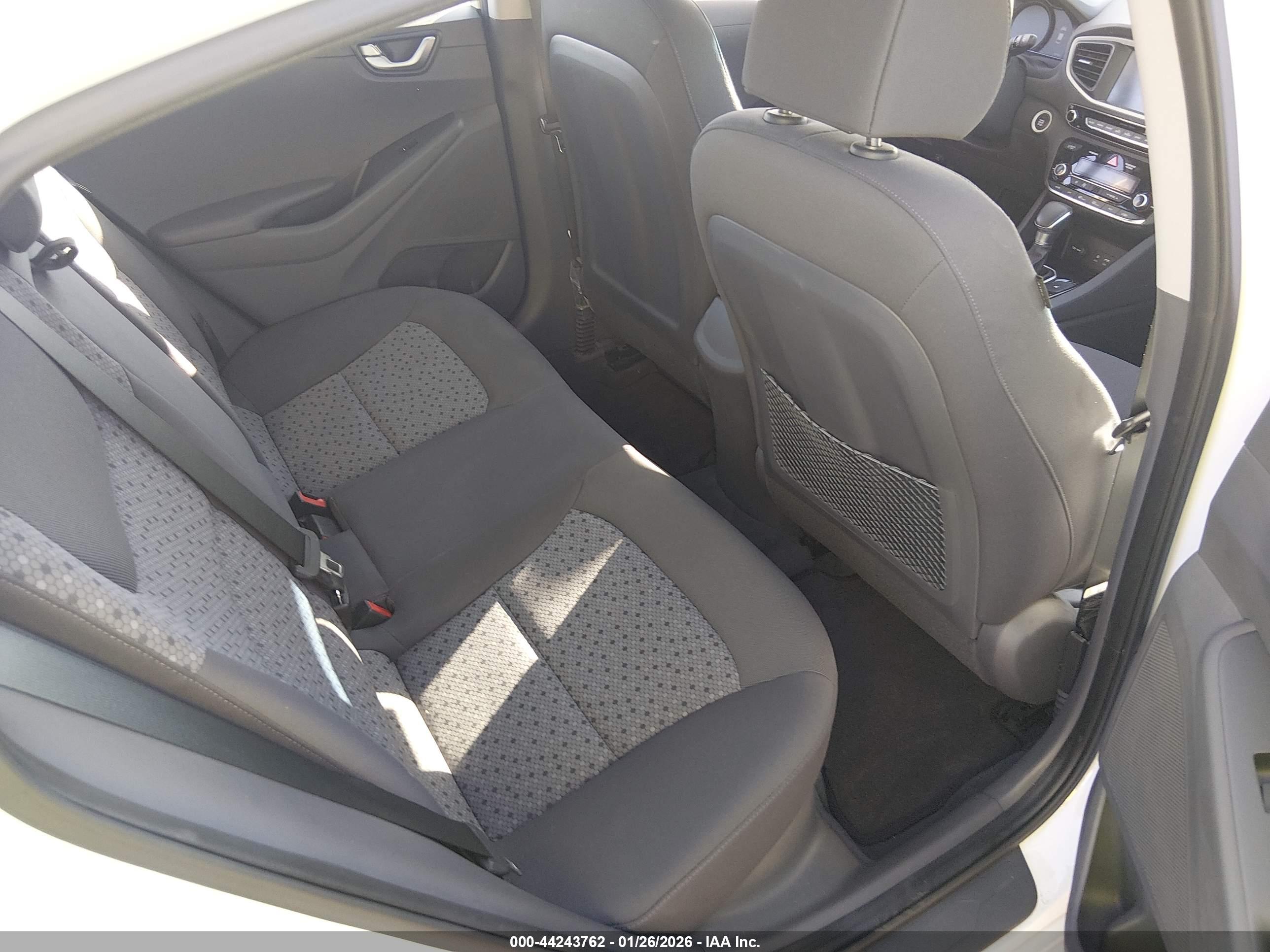 HYUNDAI IONIQ image 8
