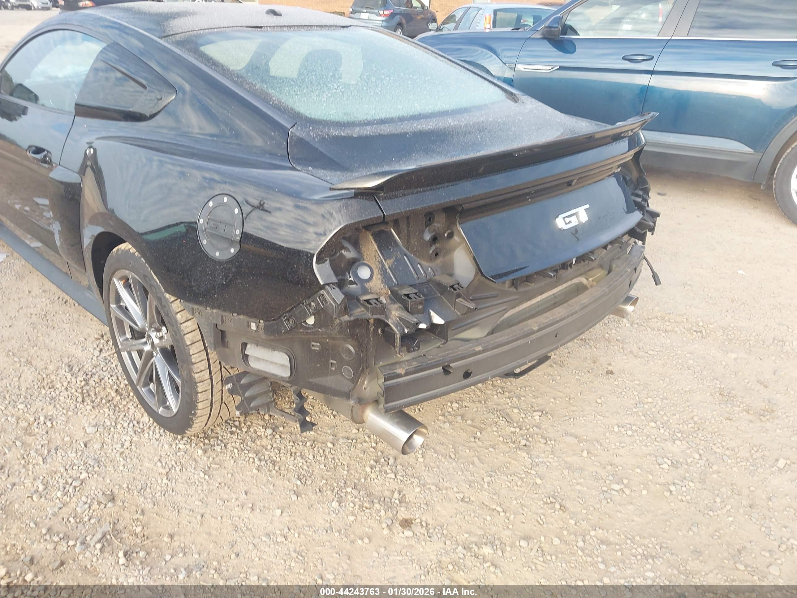 FORD MUSTANG image 6