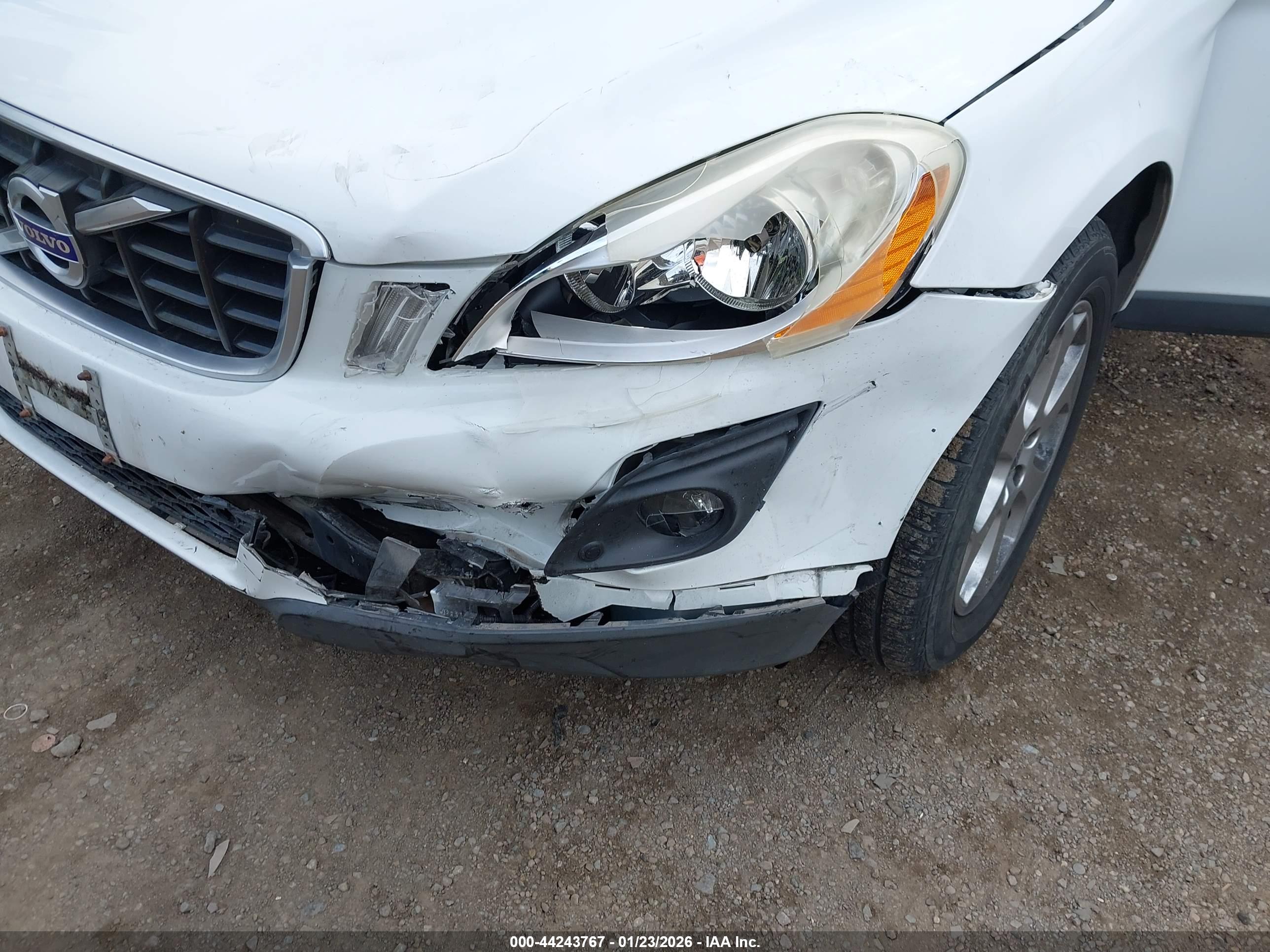 VOLVO XC60 image 6