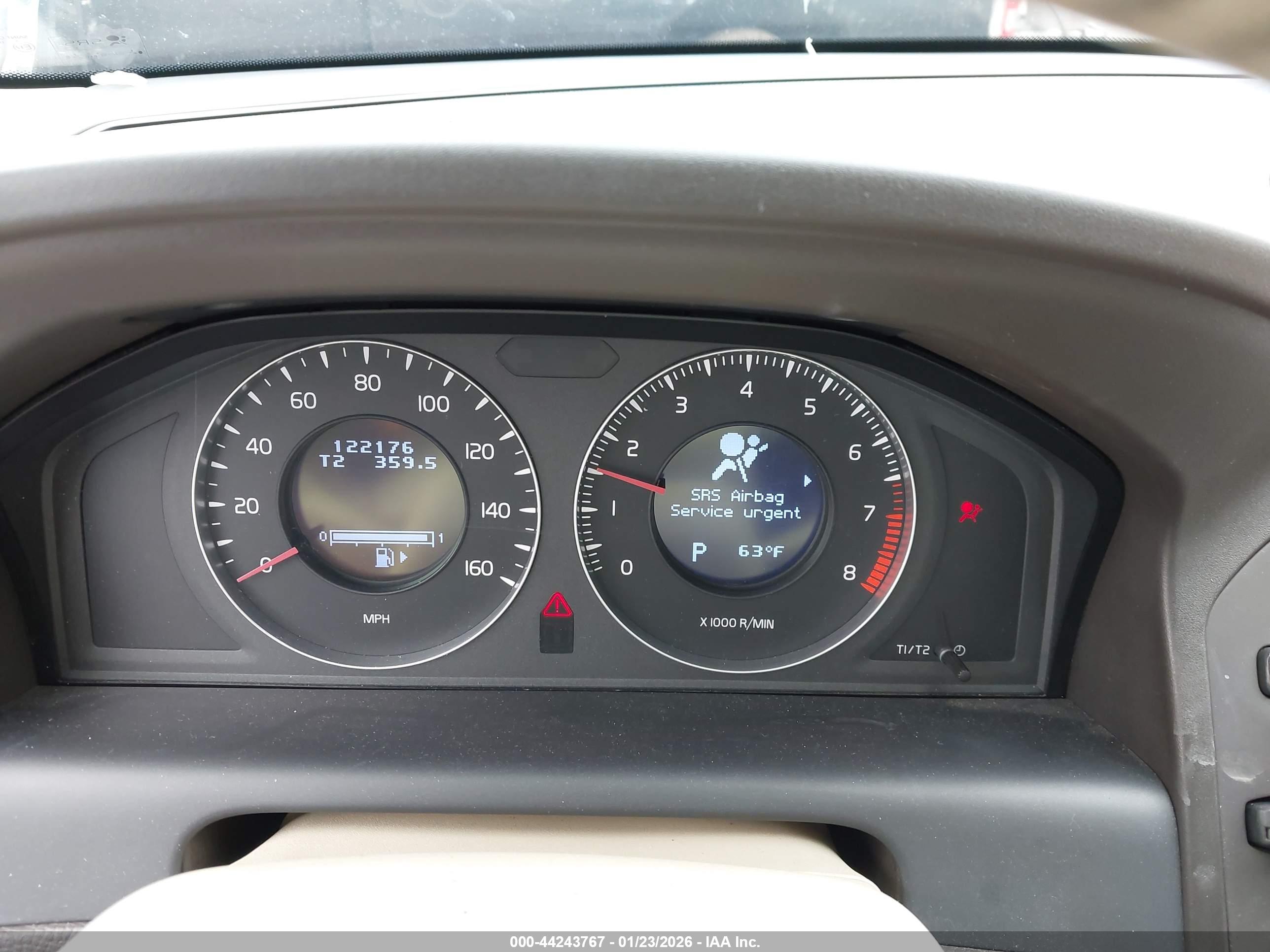 VOLVO XC60 image 7
