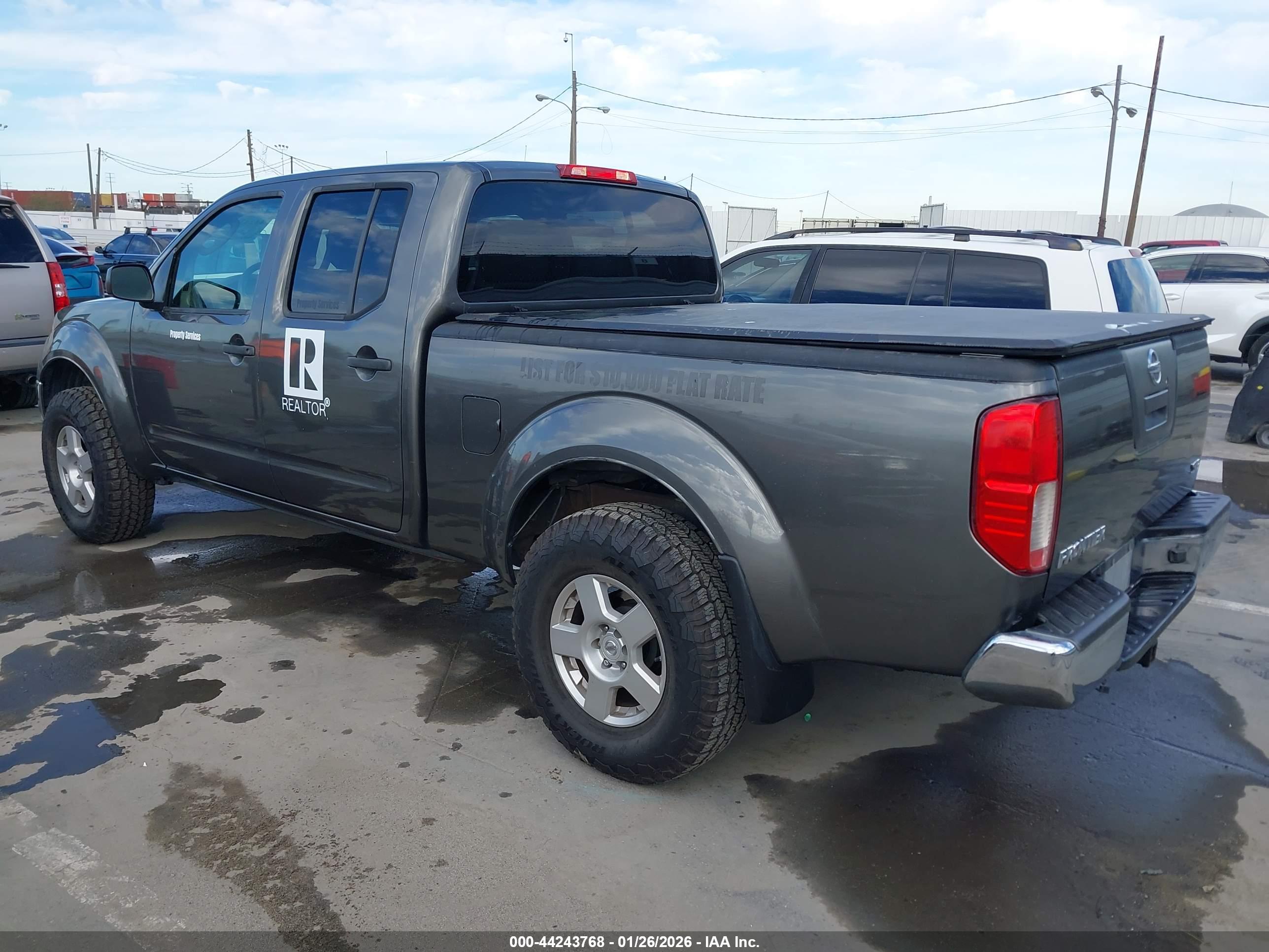 NISSAN FRONTIER image 3