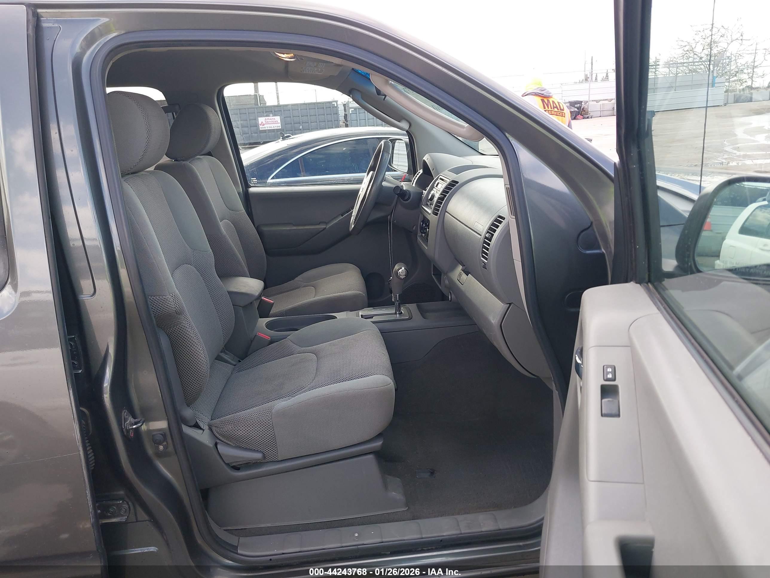 NISSAN FRONTIER image 5