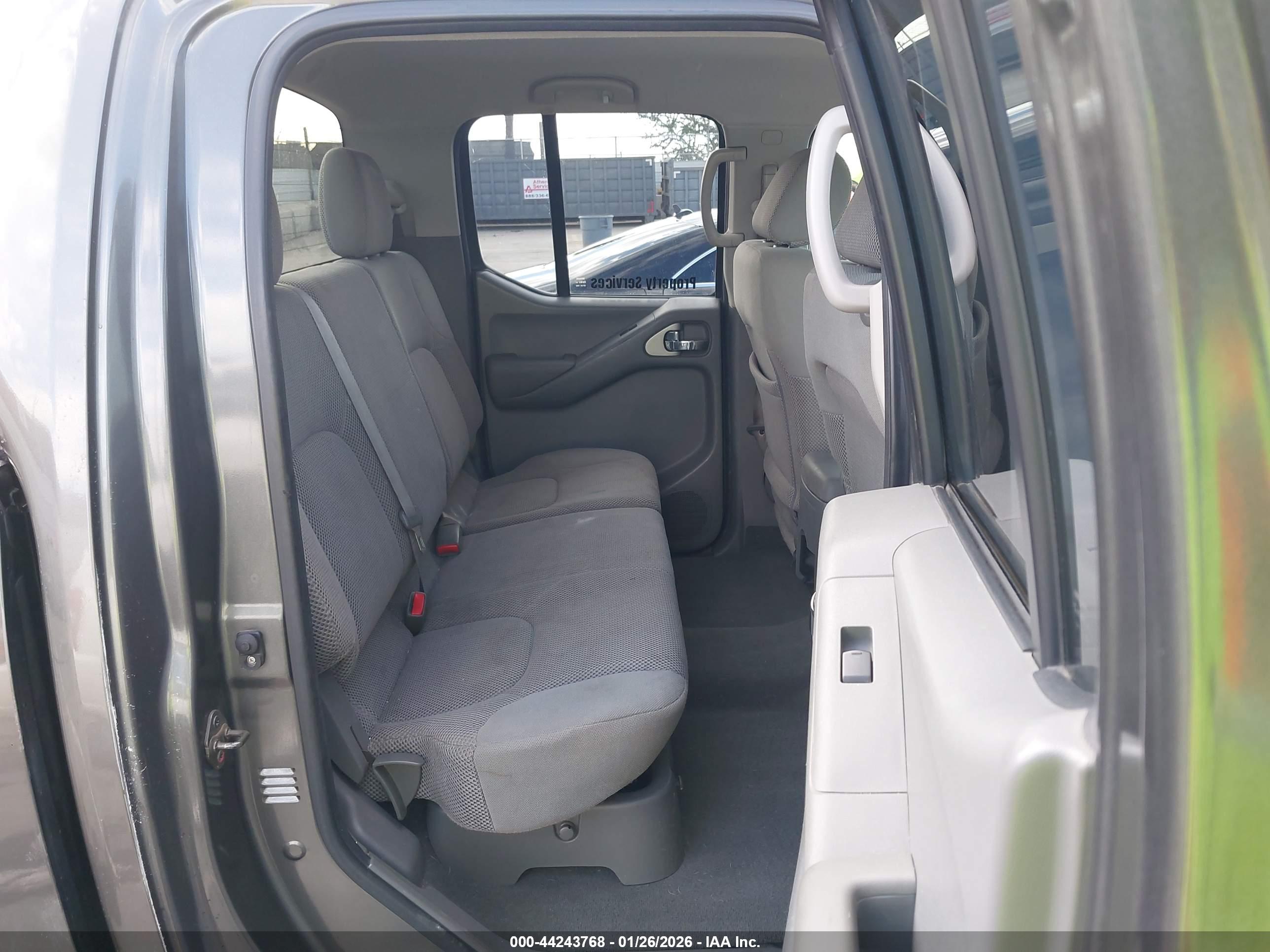 NISSAN FRONTIER image 8