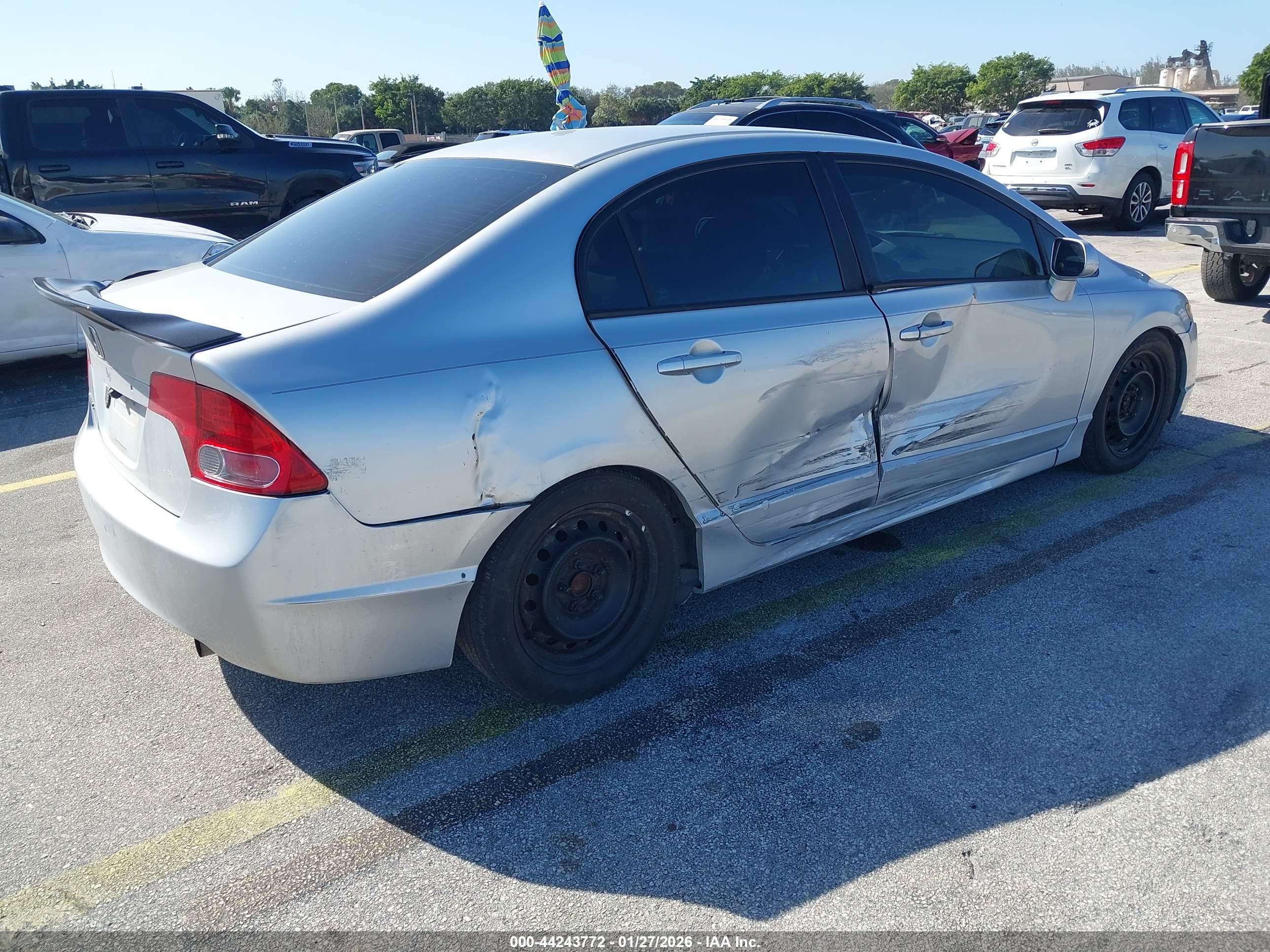 HONDA CIVIC image 4