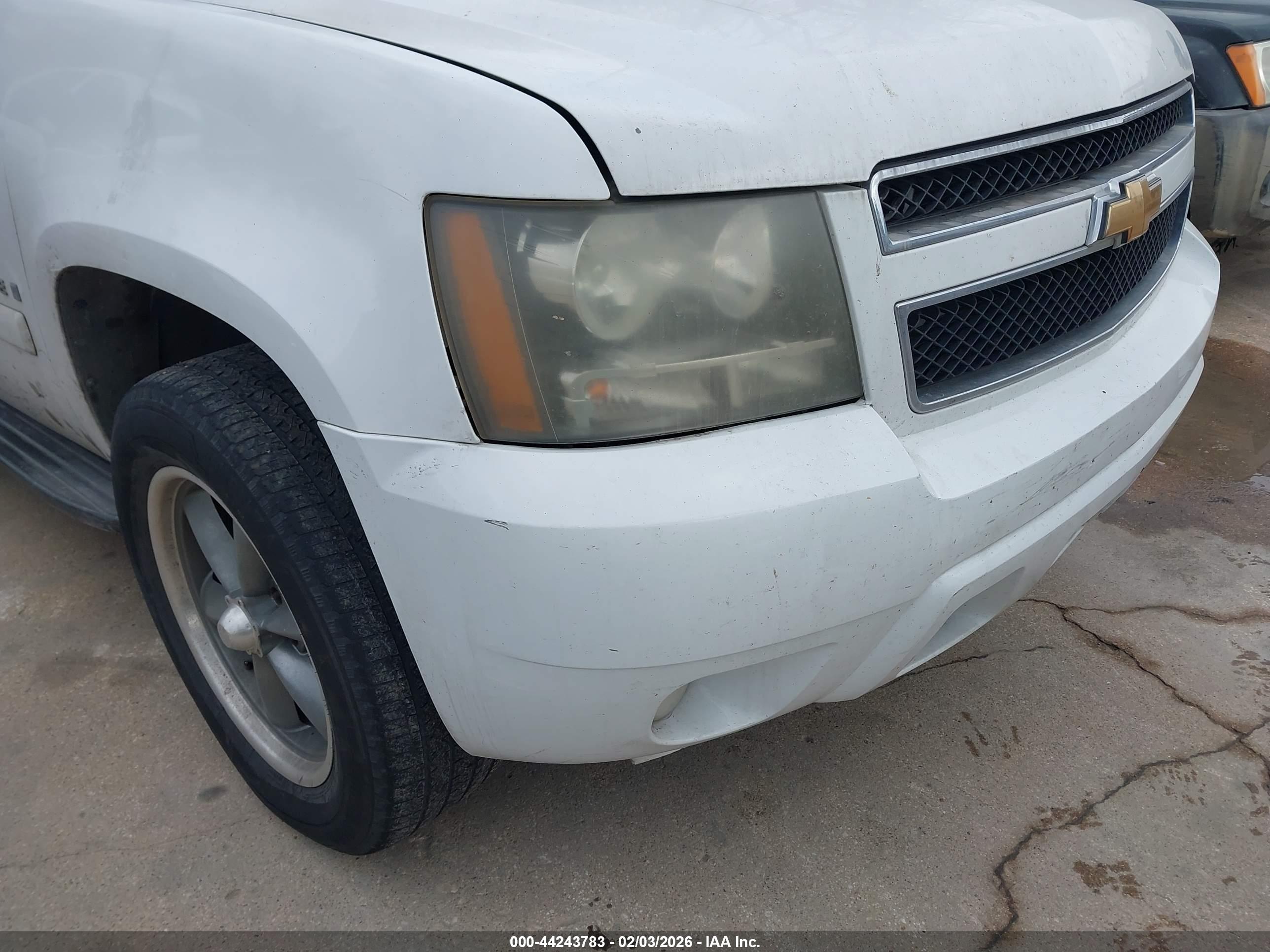 CHEVROLET TAHOE image 6