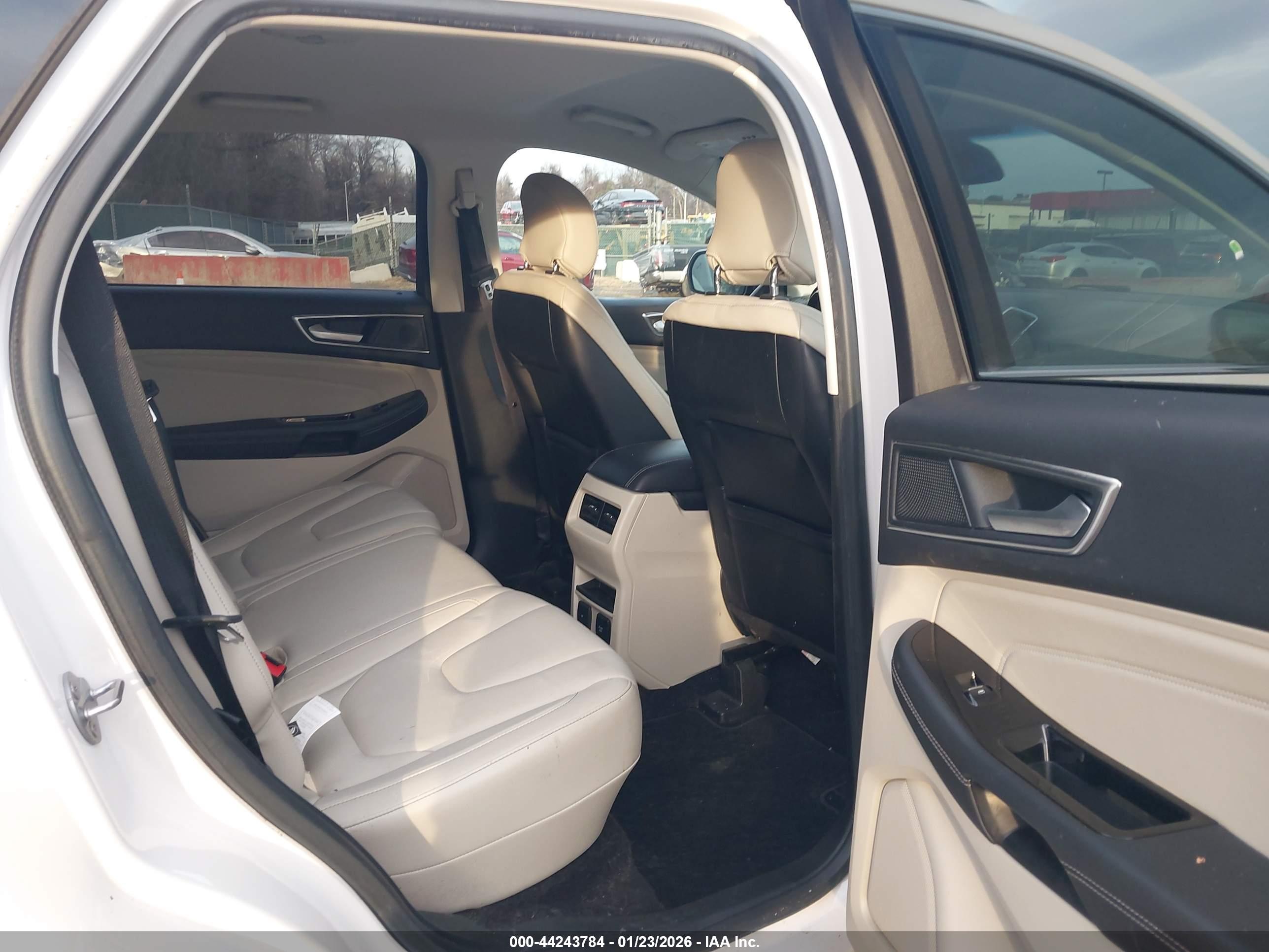 FORD EDGE image 8