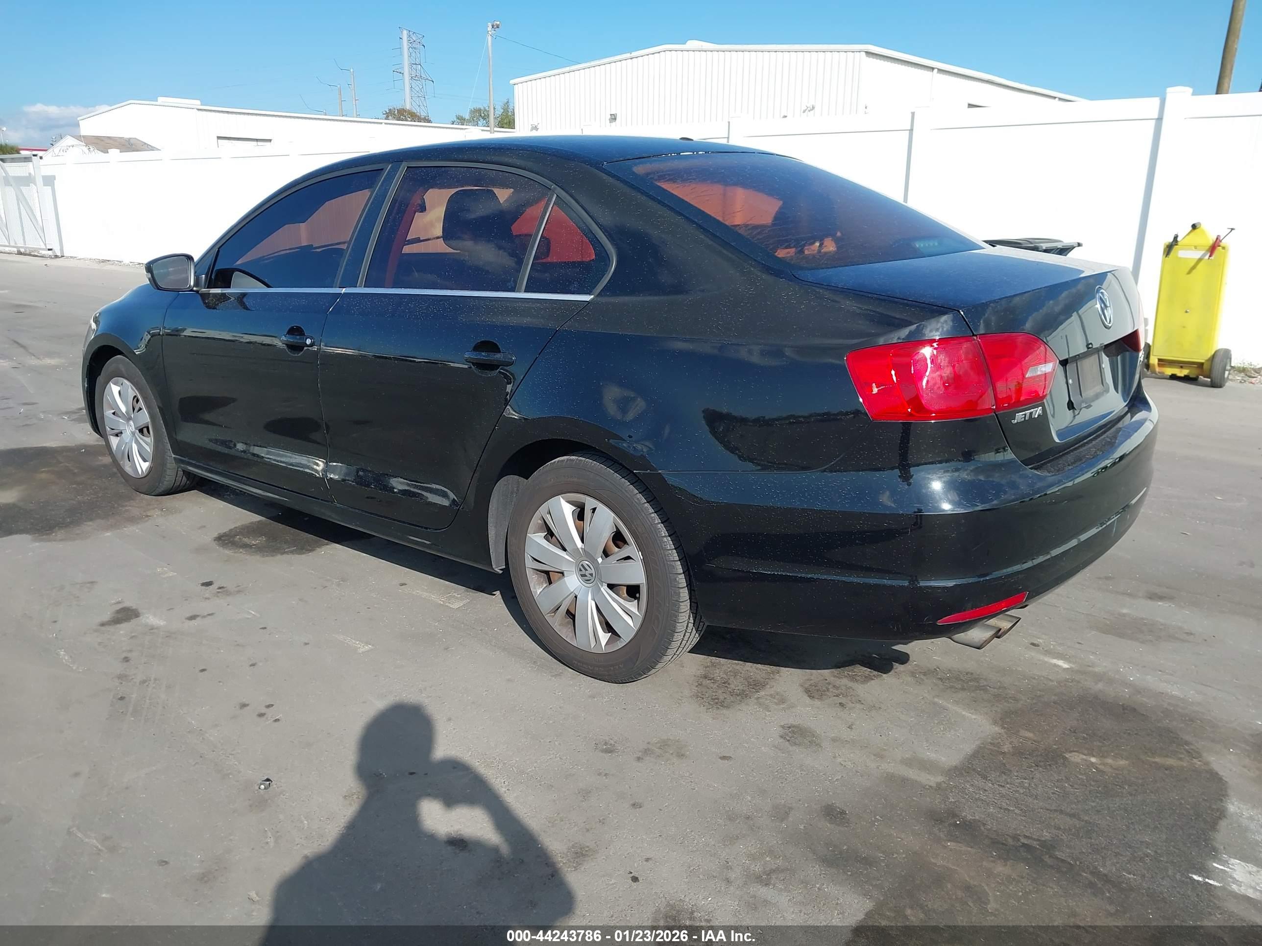 VOLKSWAGEN JETTA image 3