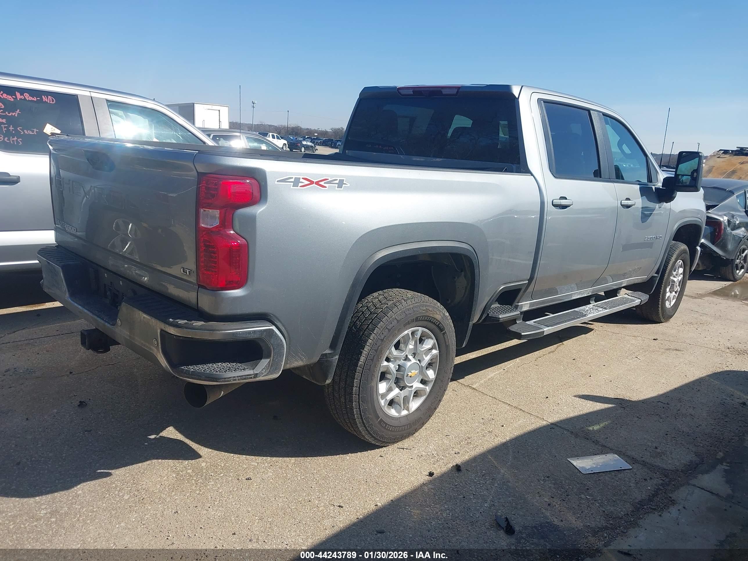 CHEVROLET SILVERADO image 4