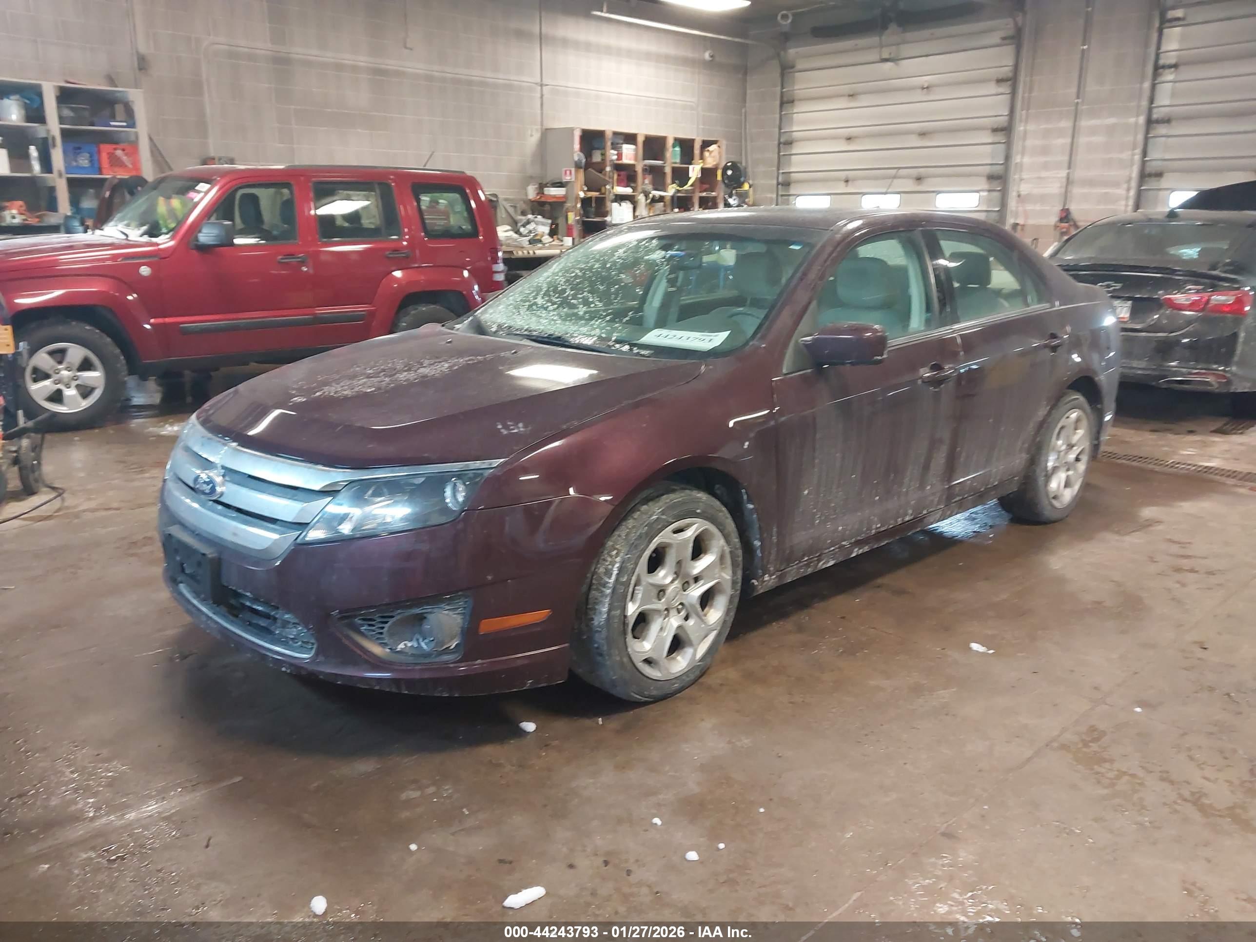 FORD FUSION image 2