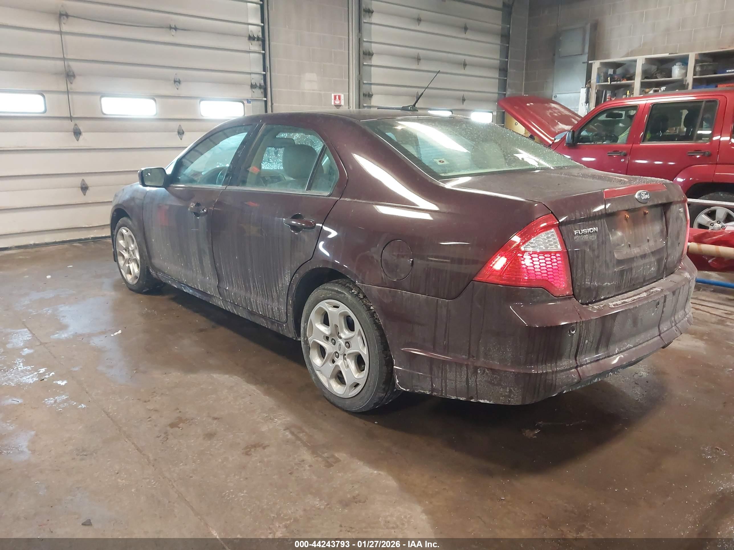 FORD FUSION image 3