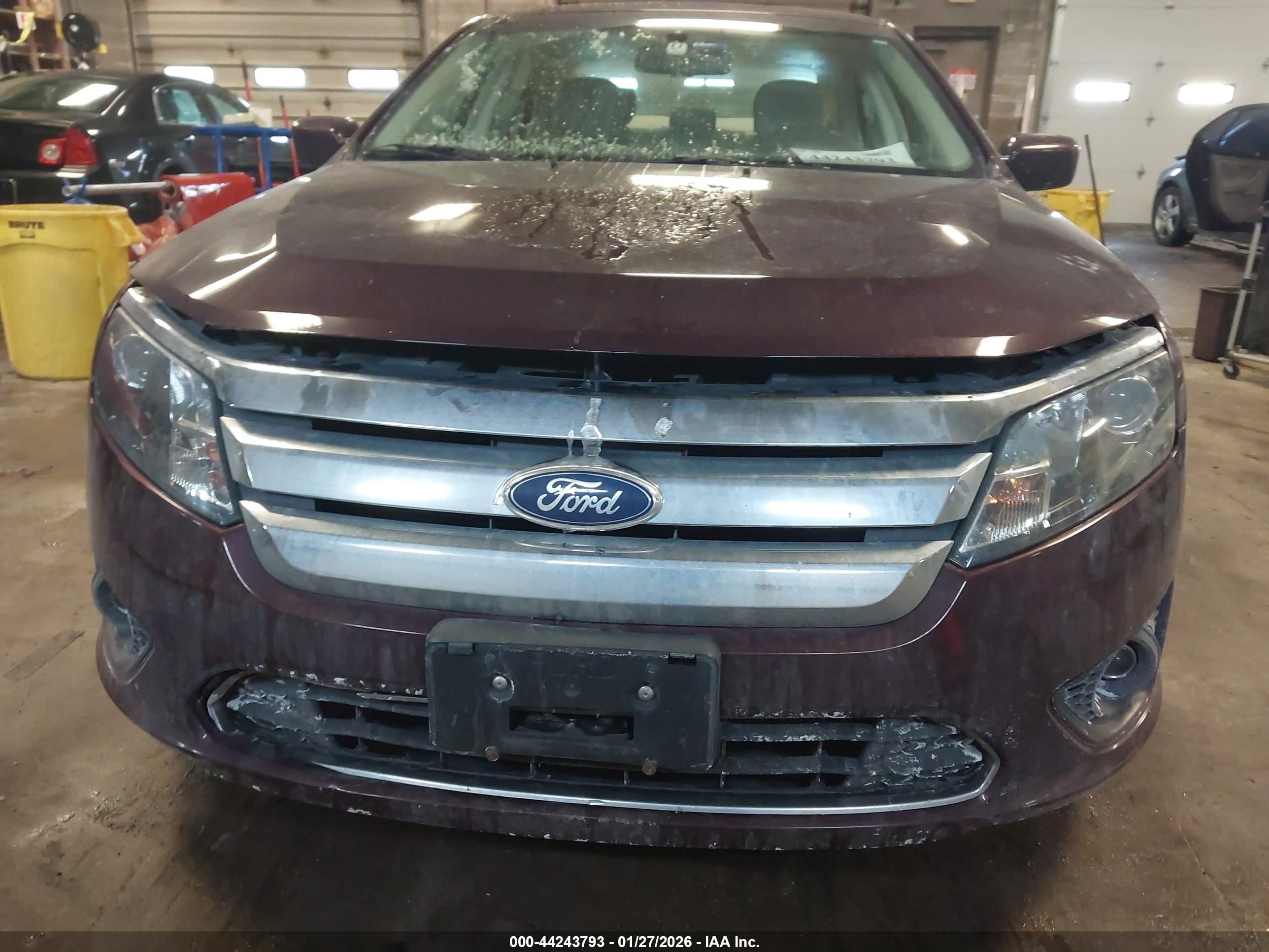FORD FUSION image 6