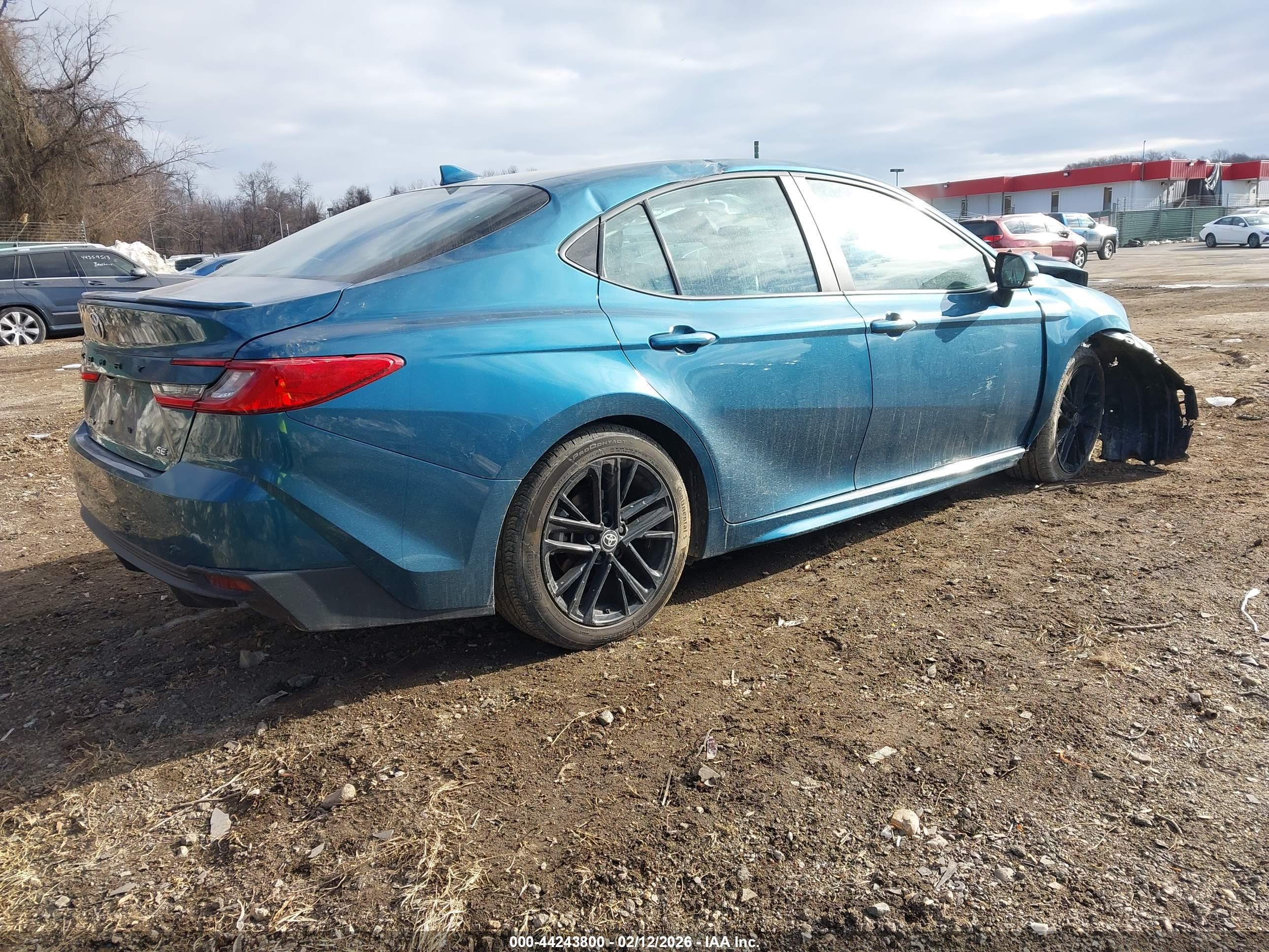 TOYOTA CAMRY image 4