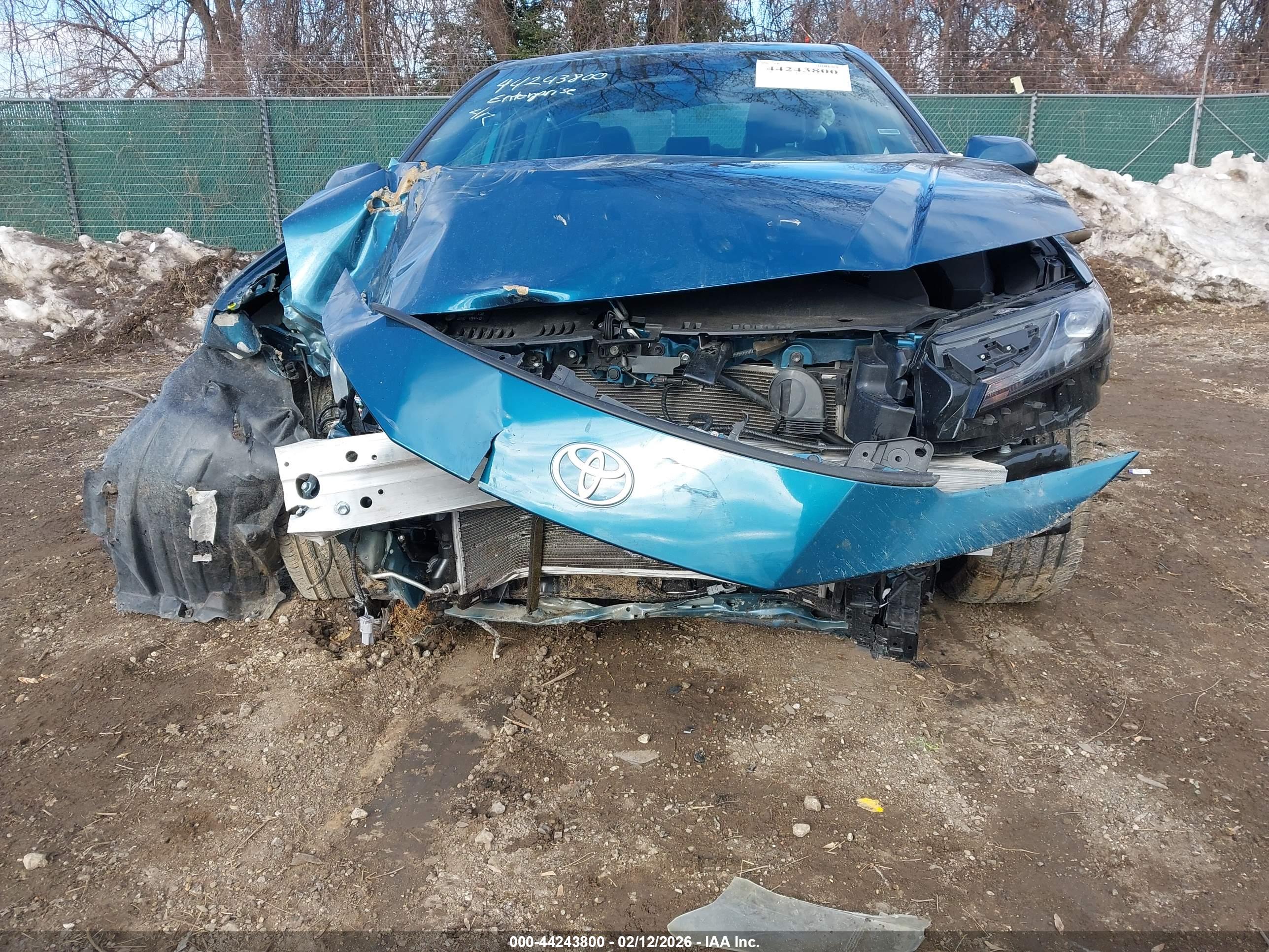 TOYOTA CAMRY image 6
