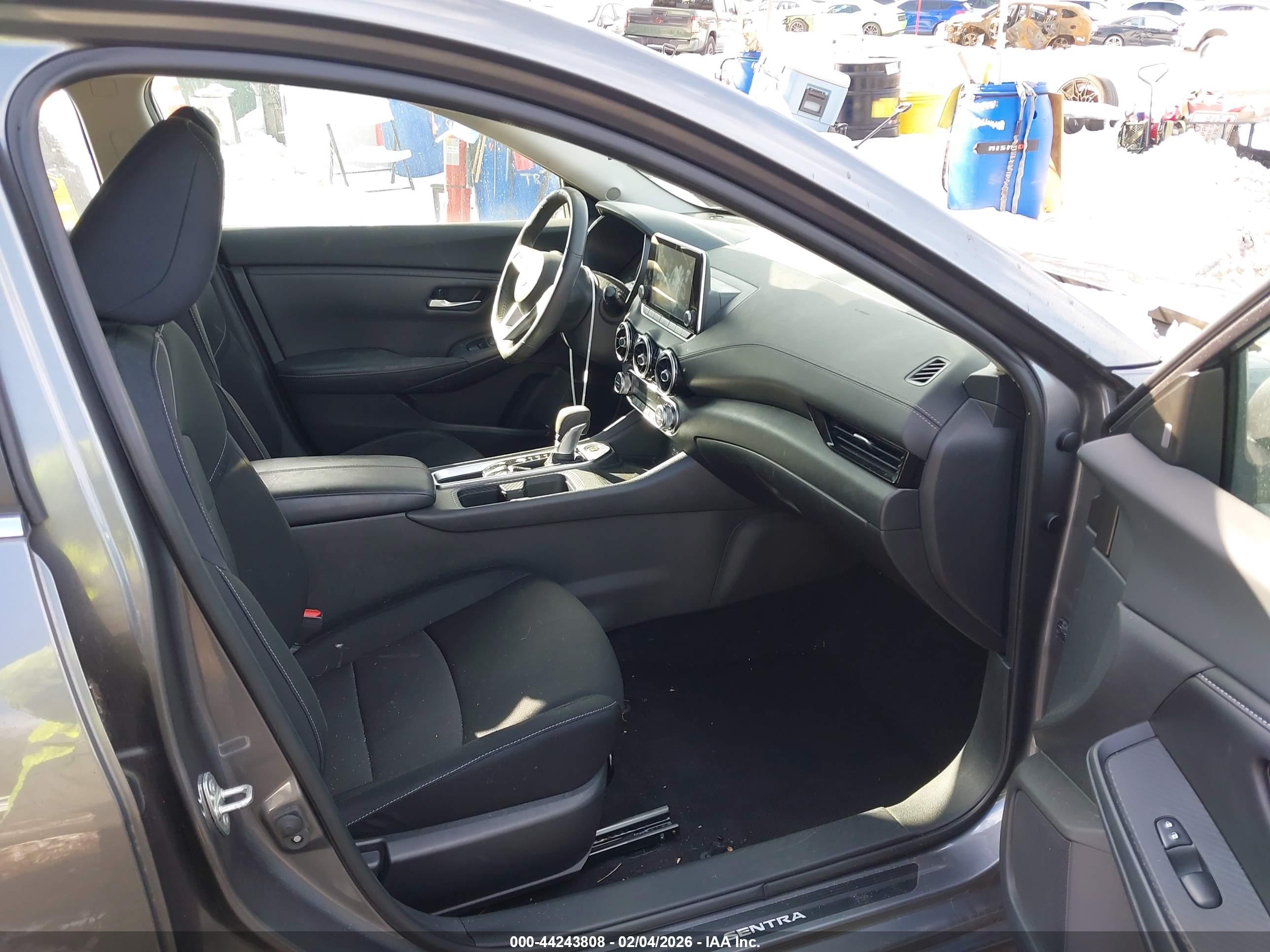 NISSAN SENTRA image 5