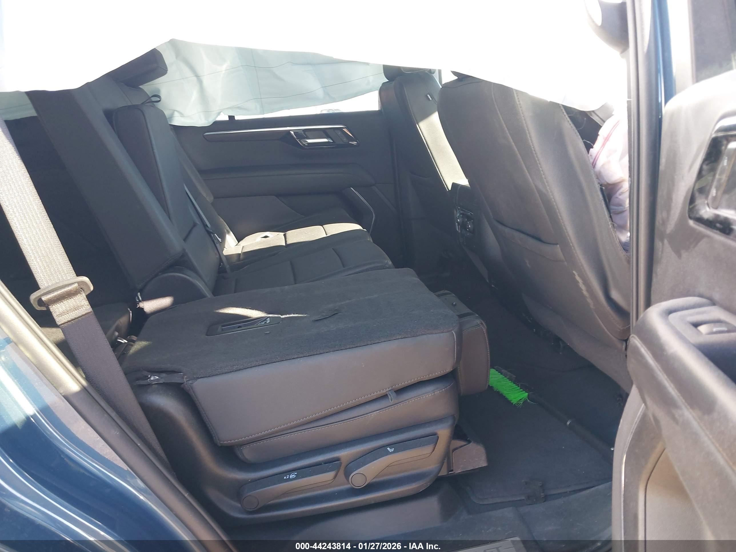 CHEVROLET TAHOE image 8