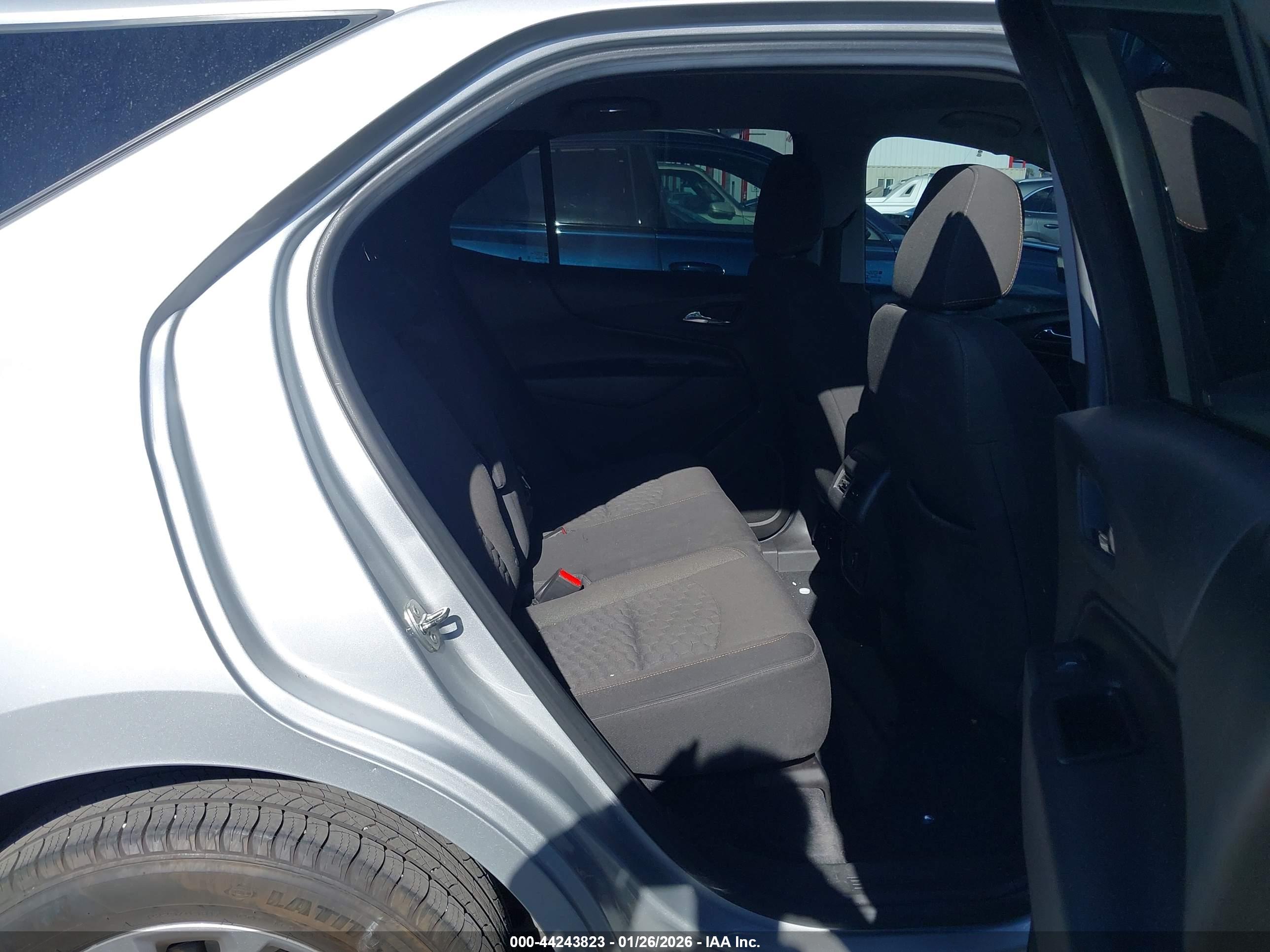 CHEVROLET EQUINOX image 8