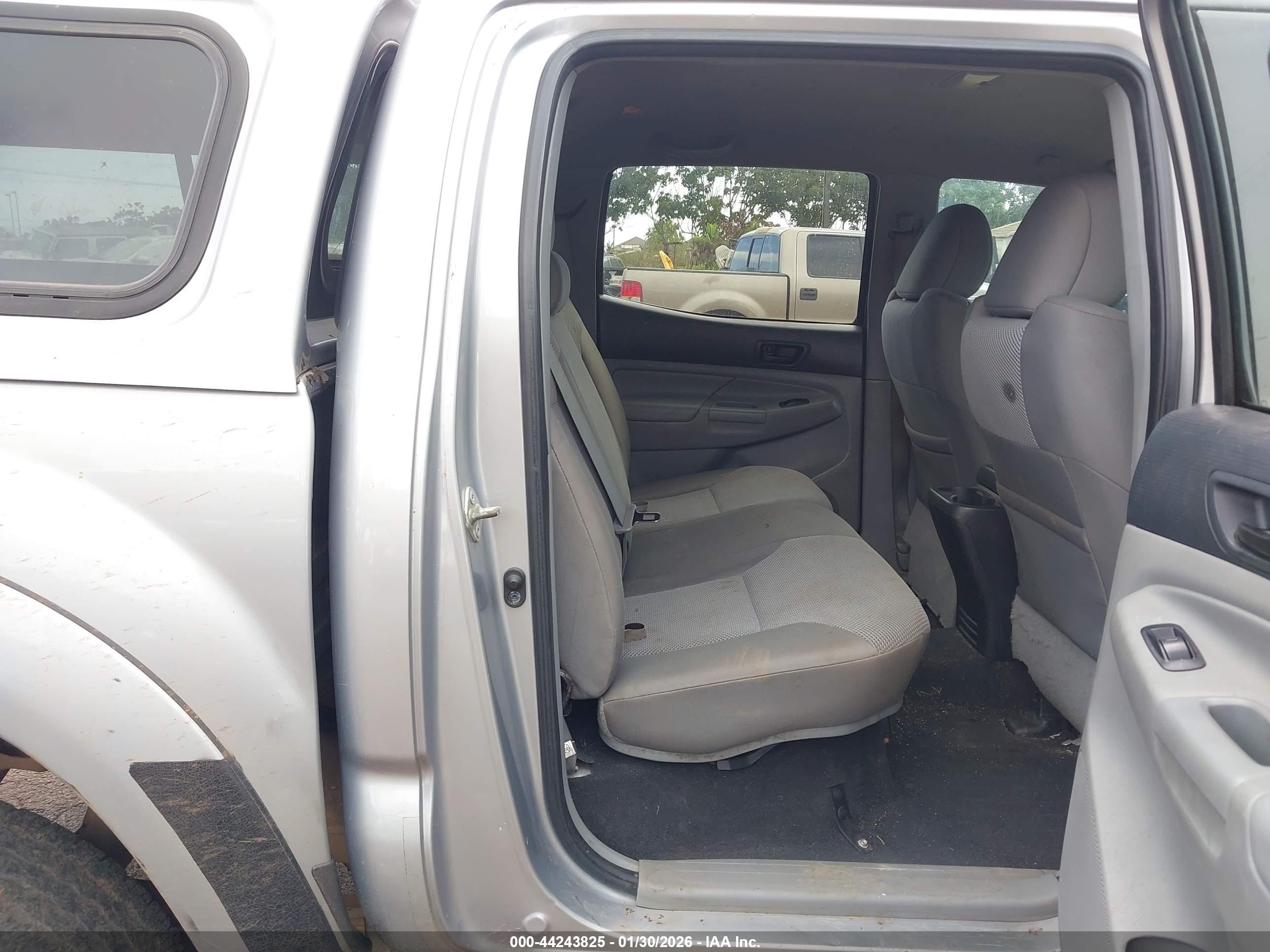 TOYOTA TACOMA image 8