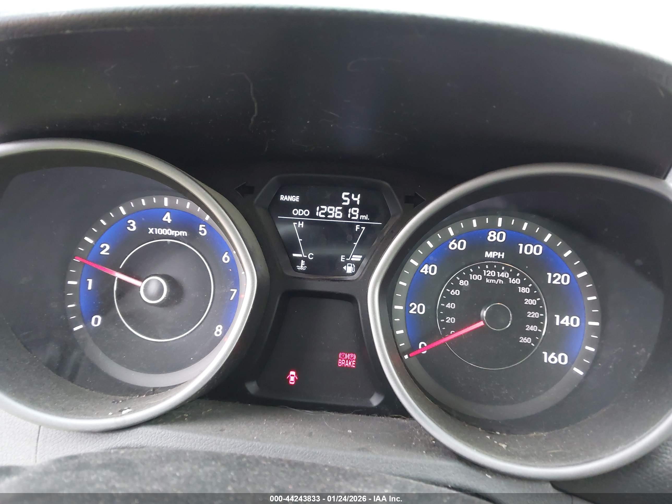 HYUNDAI ELANTRA image 7