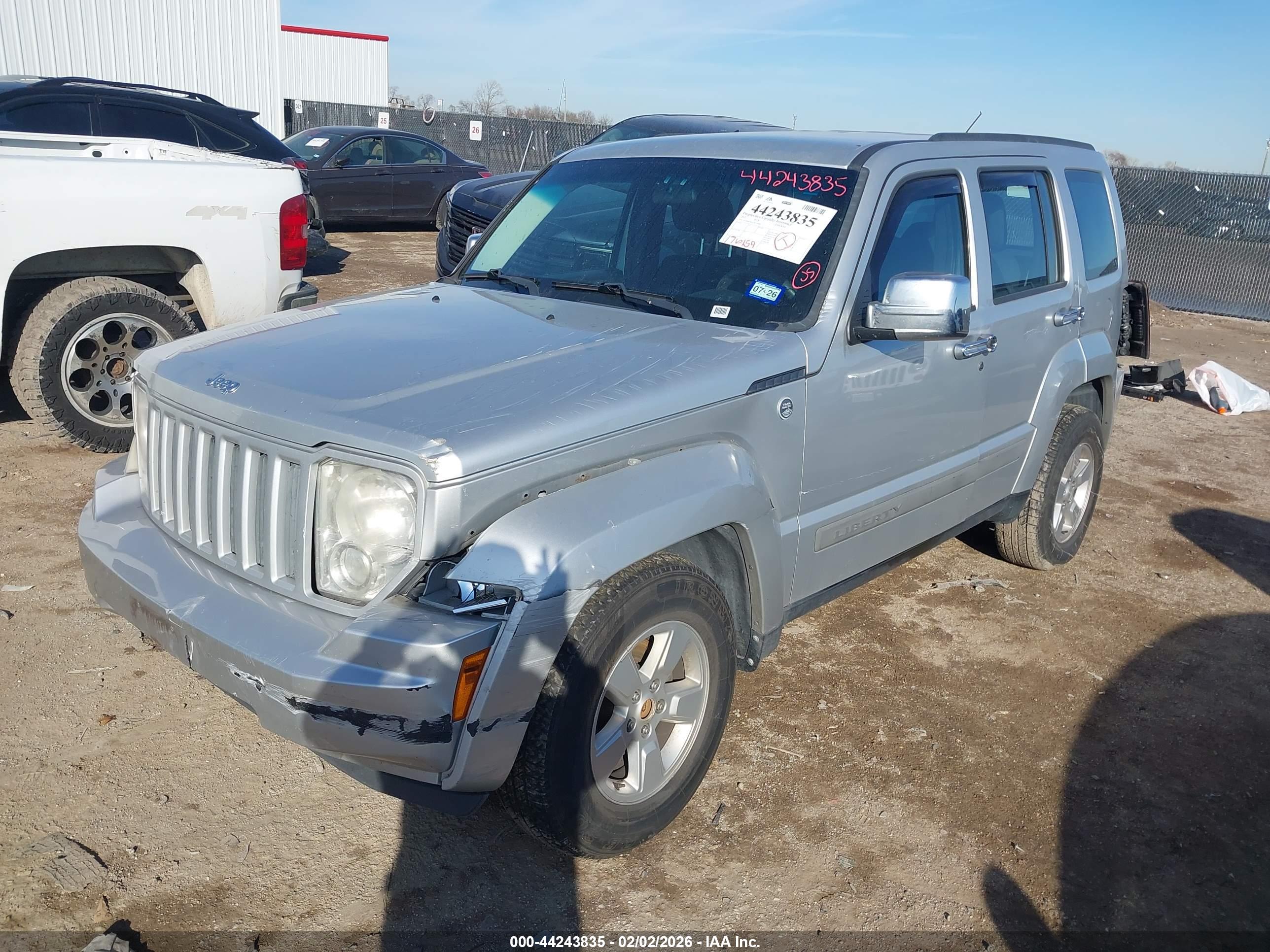 JEEP LIBERTY image 2
