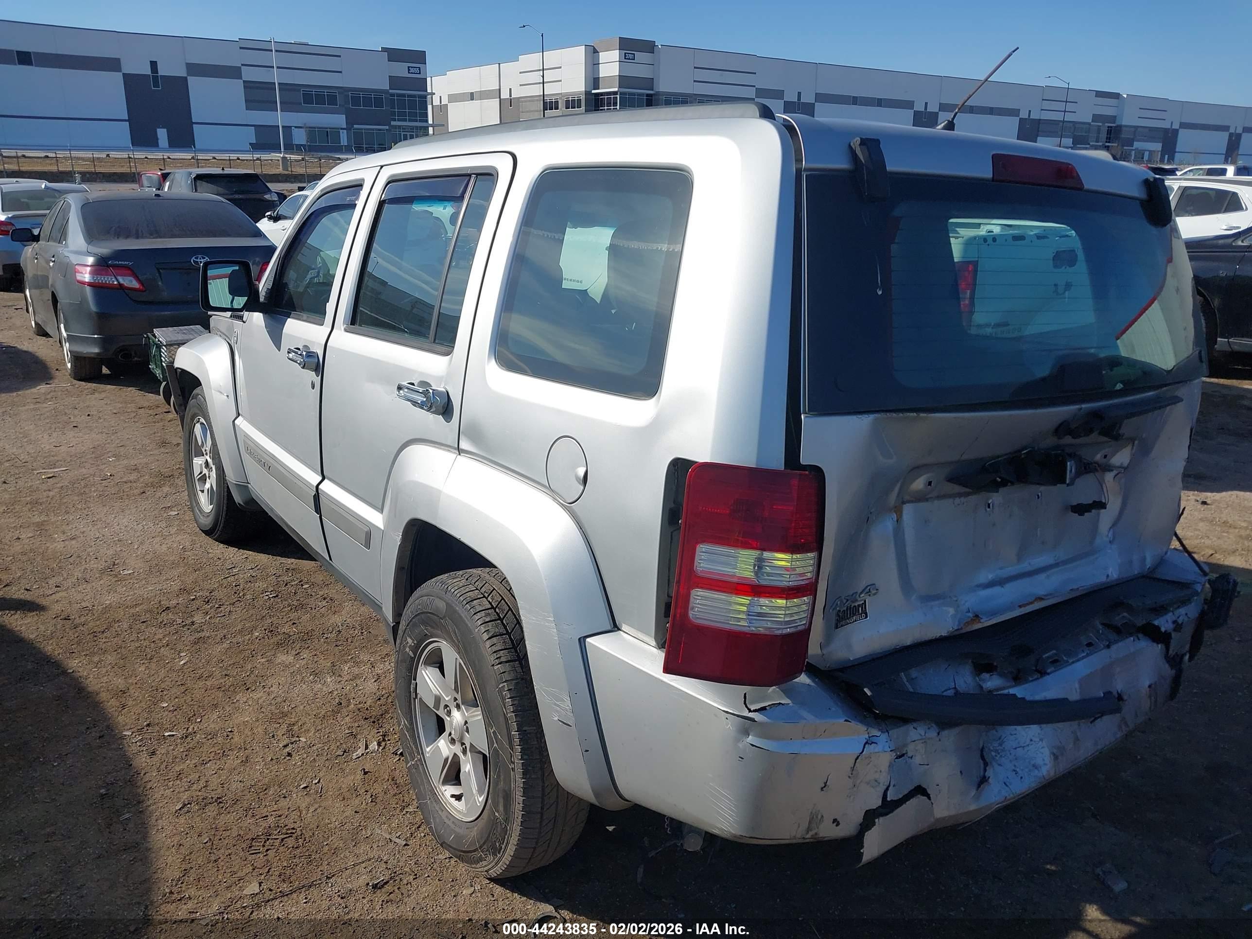 JEEP LIBERTY image 3