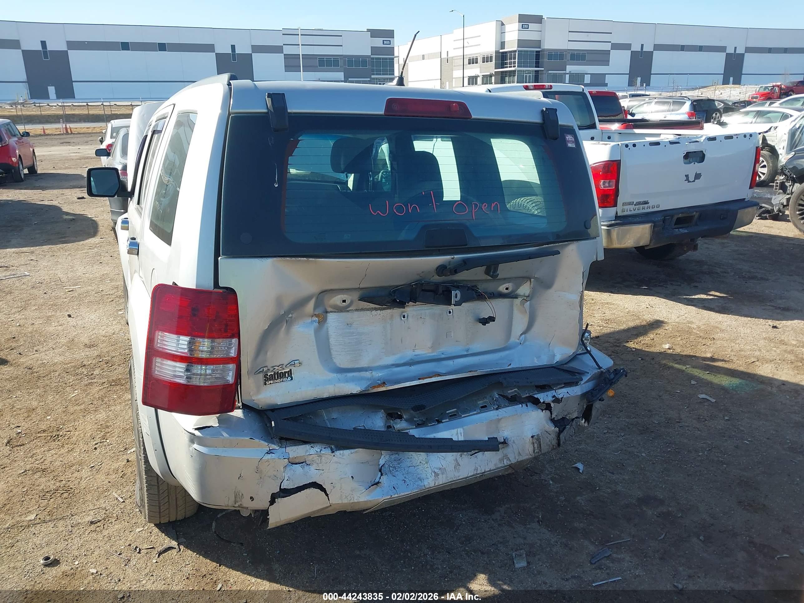 JEEP LIBERTY image 6