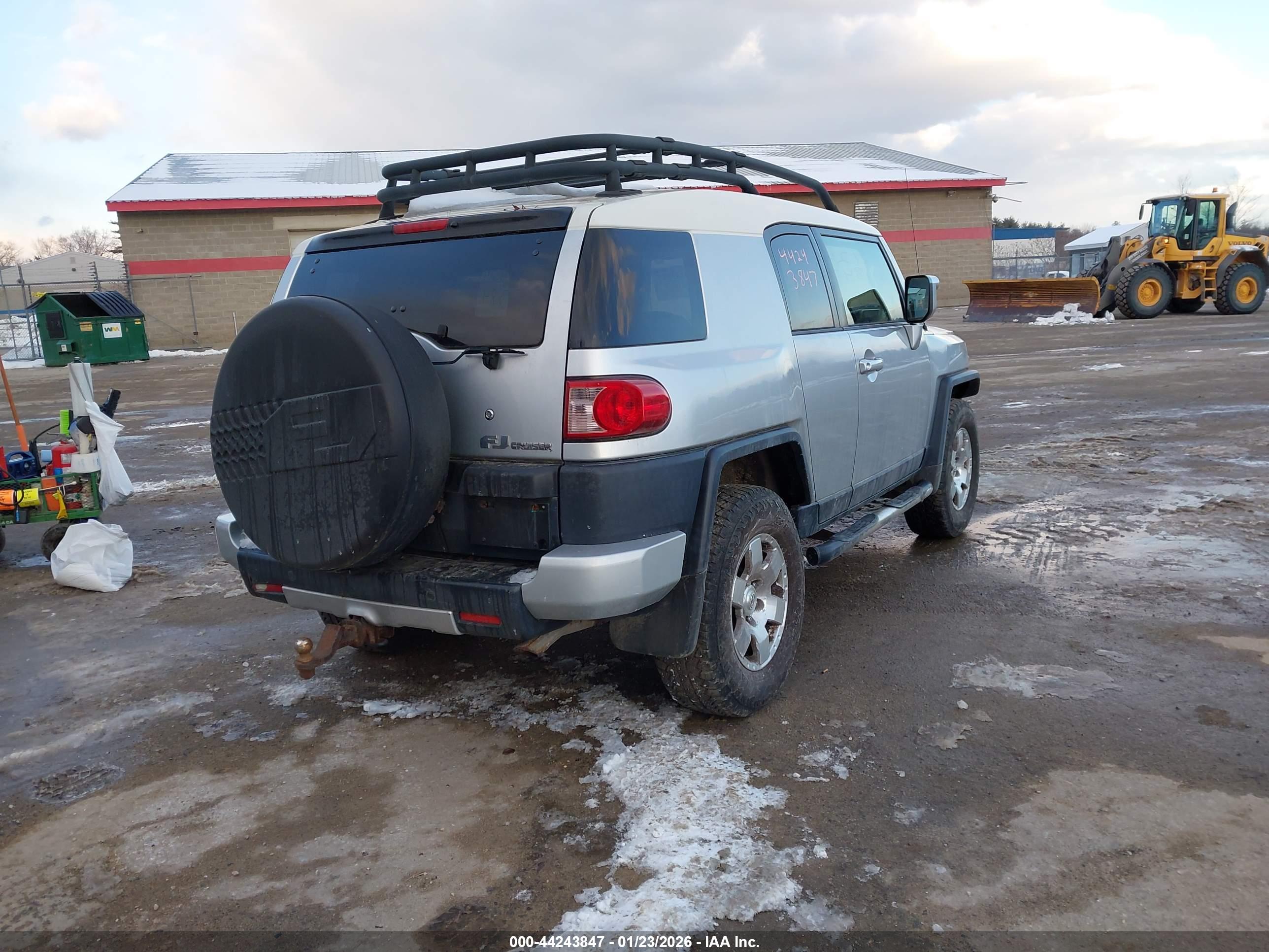 TOYOTA FJ image 4