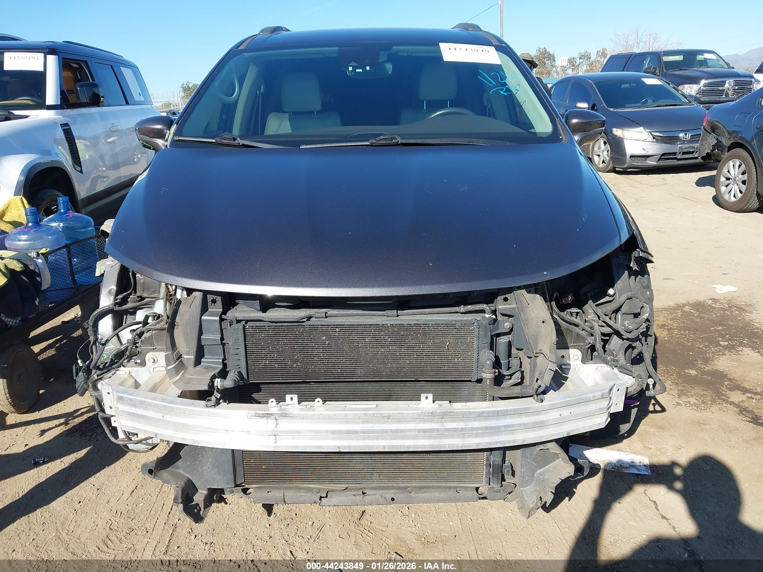 CHRYSLER PACIFICA image 6