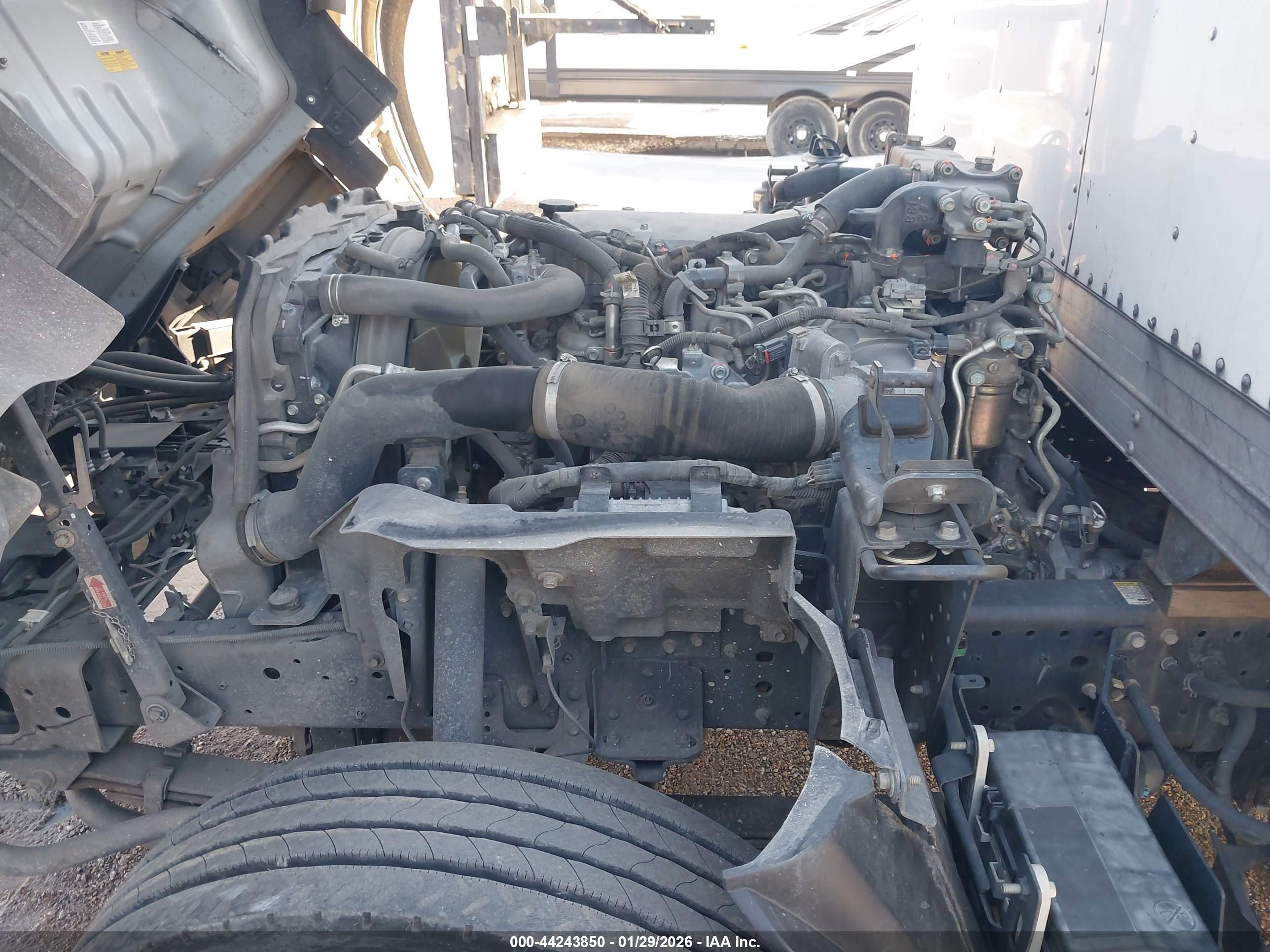 ISUZU NPR image 10