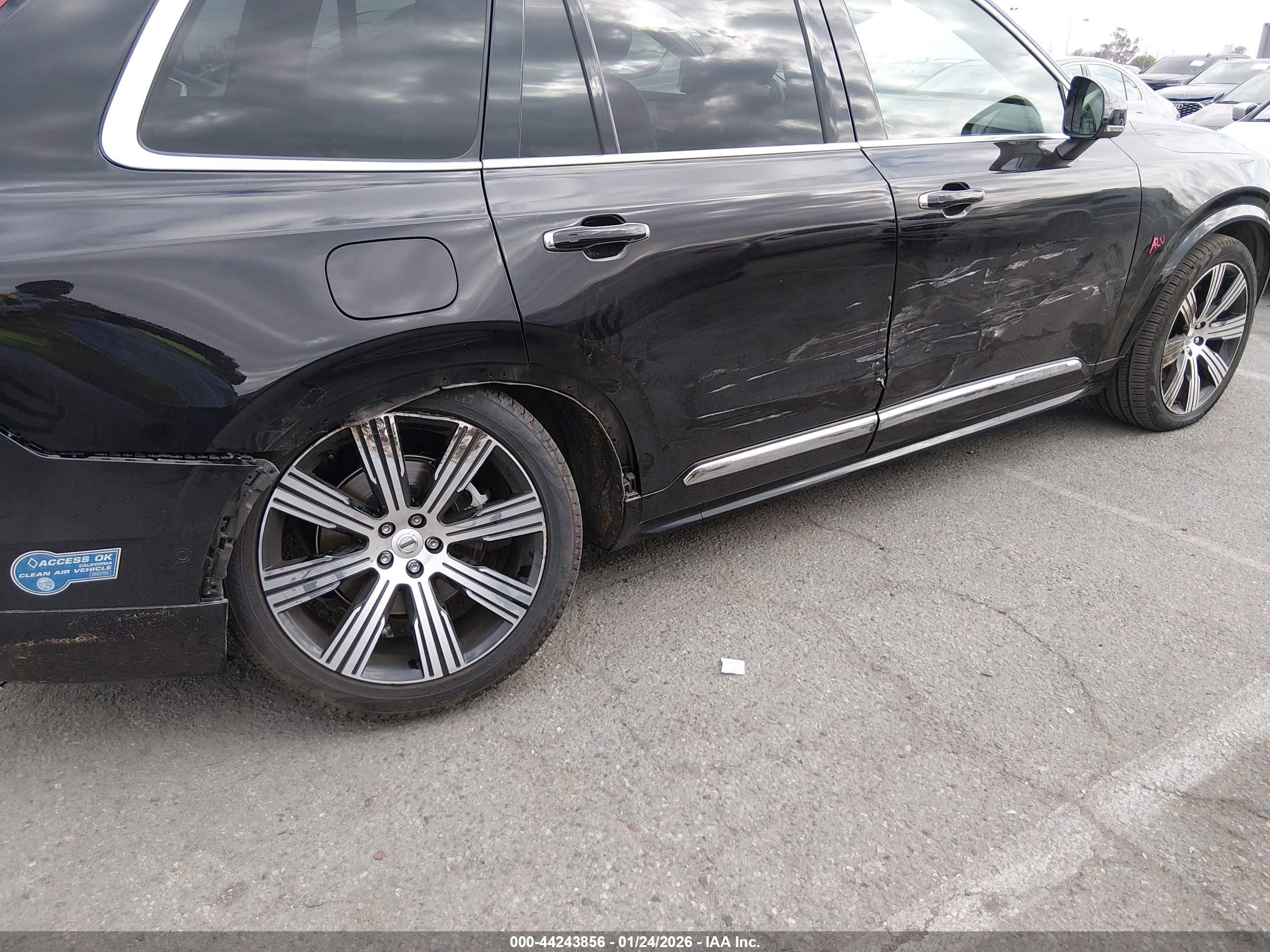 VOLVO XC90 image 6
