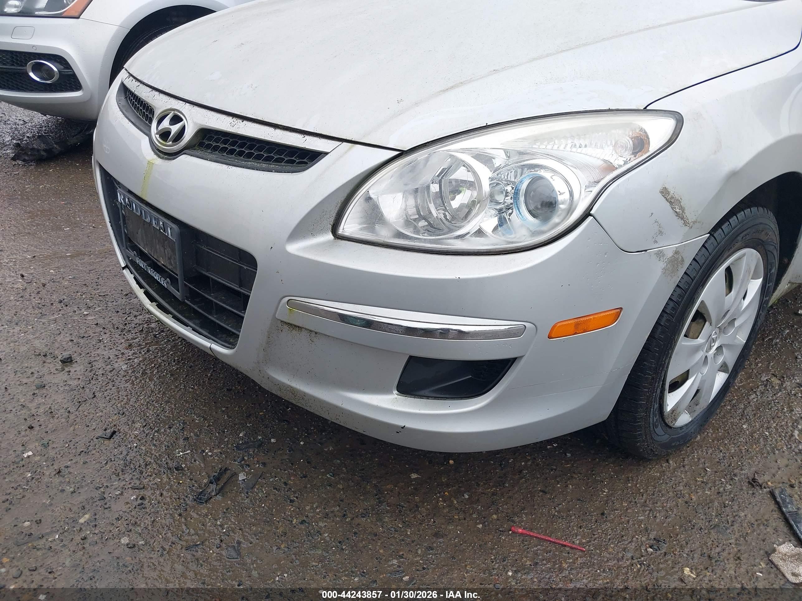 HYUNDAI ELANTRA image 6