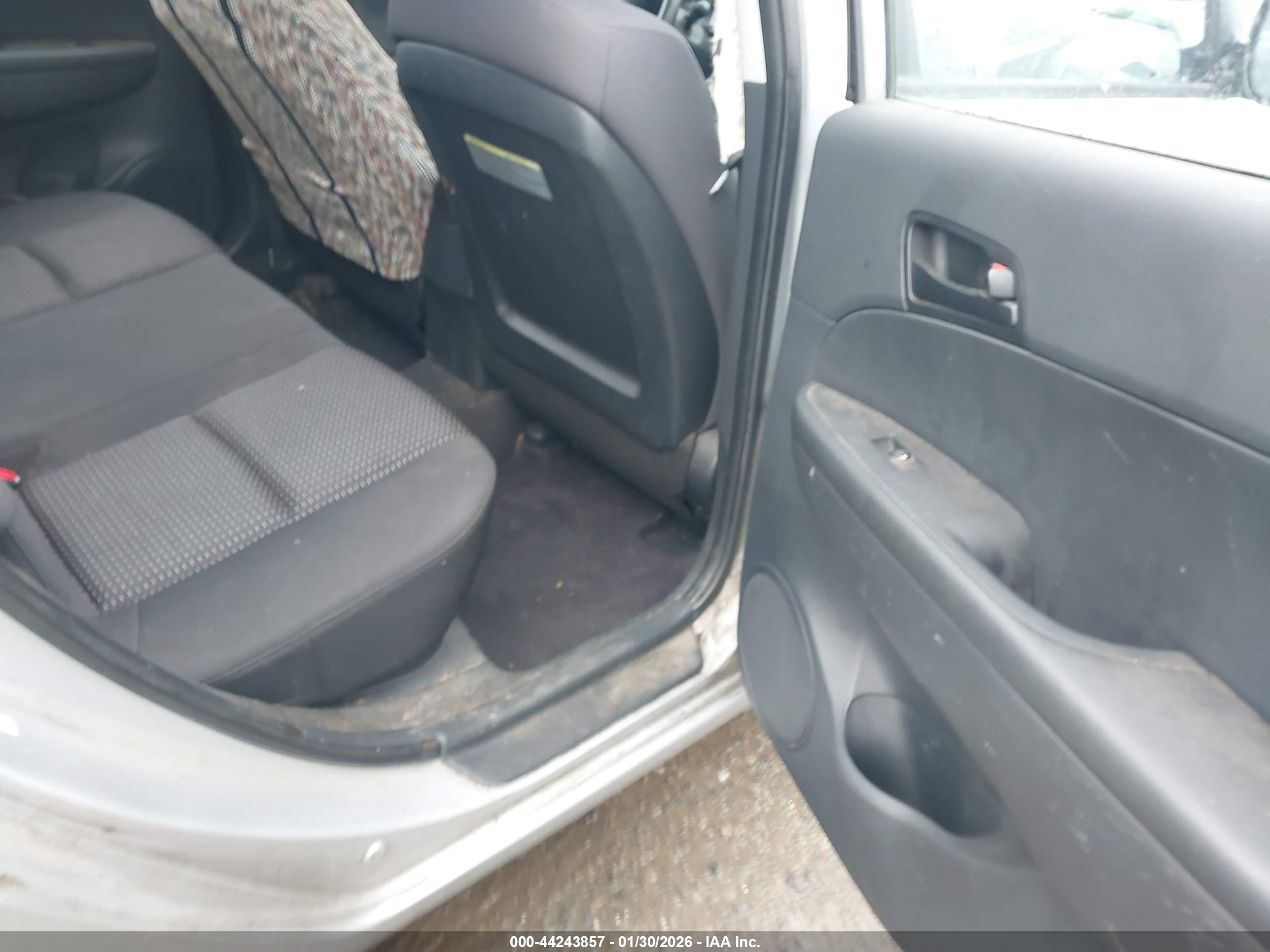 HYUNDAI ELANTRA image 8