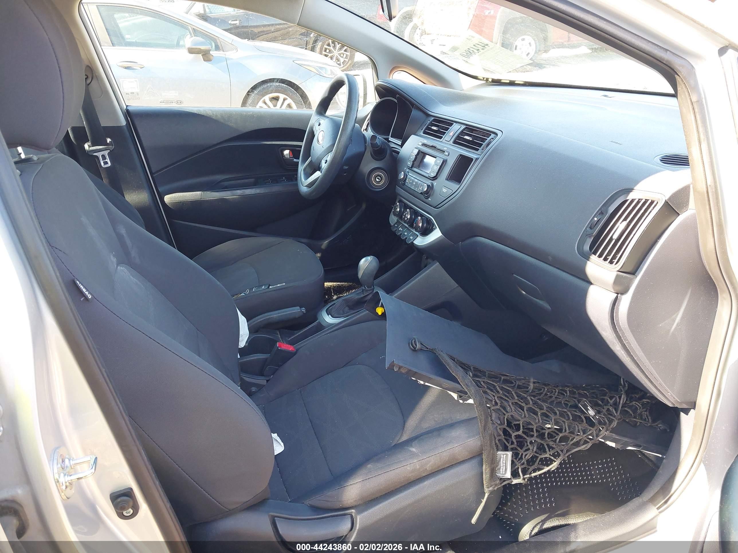 KIA RIO image 5