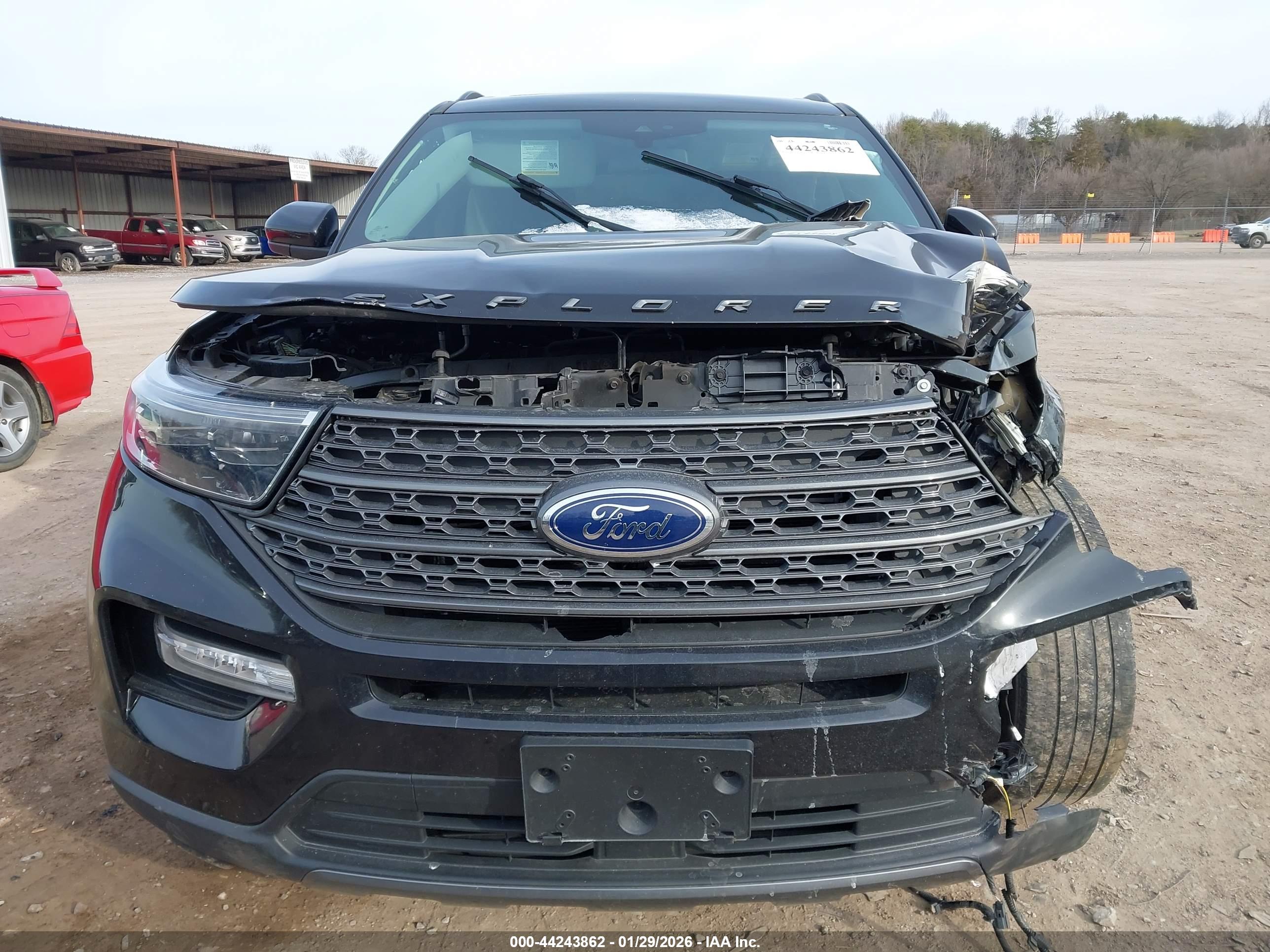 FORD EXPLORER image 6