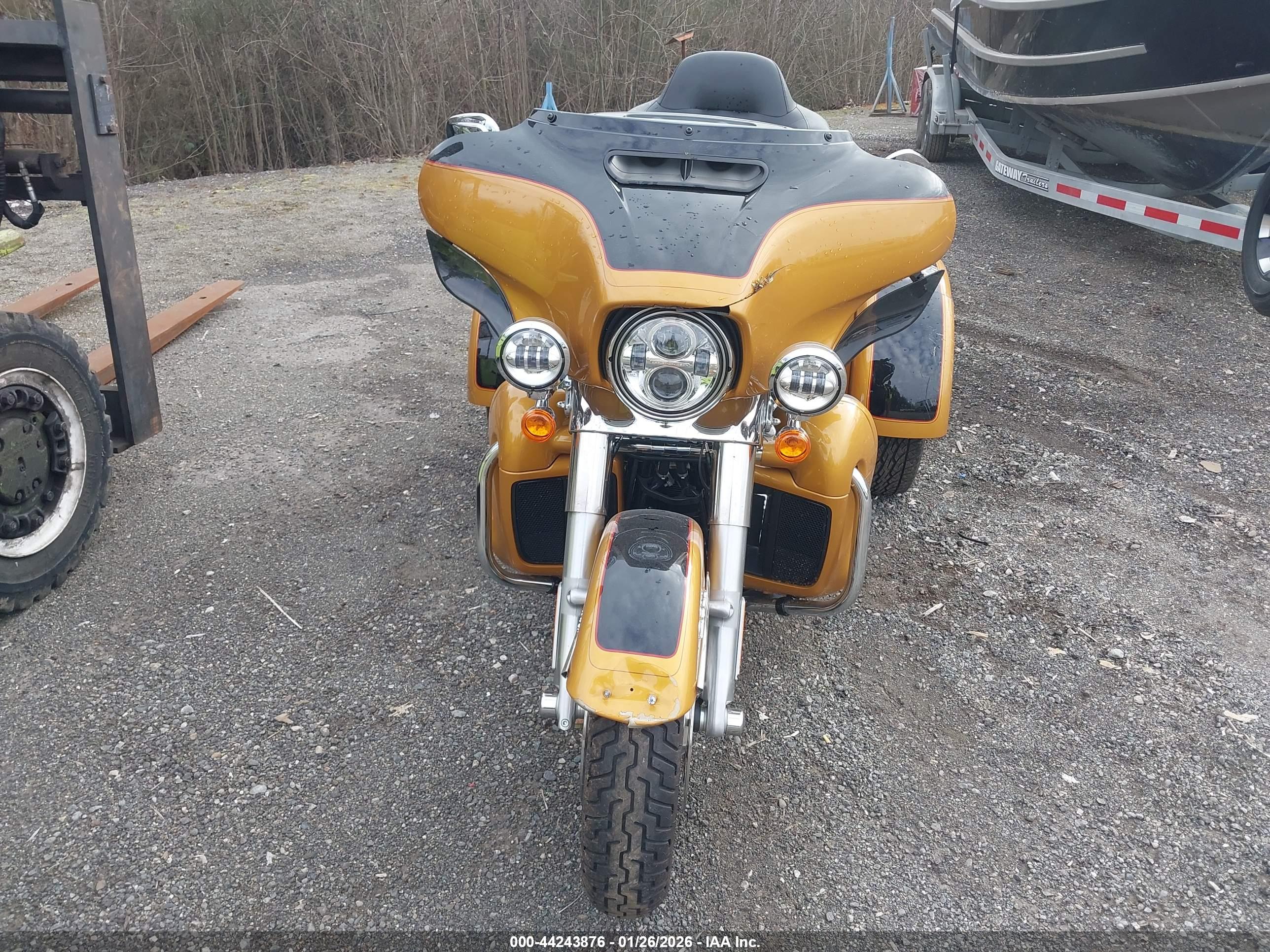 HARLEY-DAVIDSON FLHTCUTG image 5
