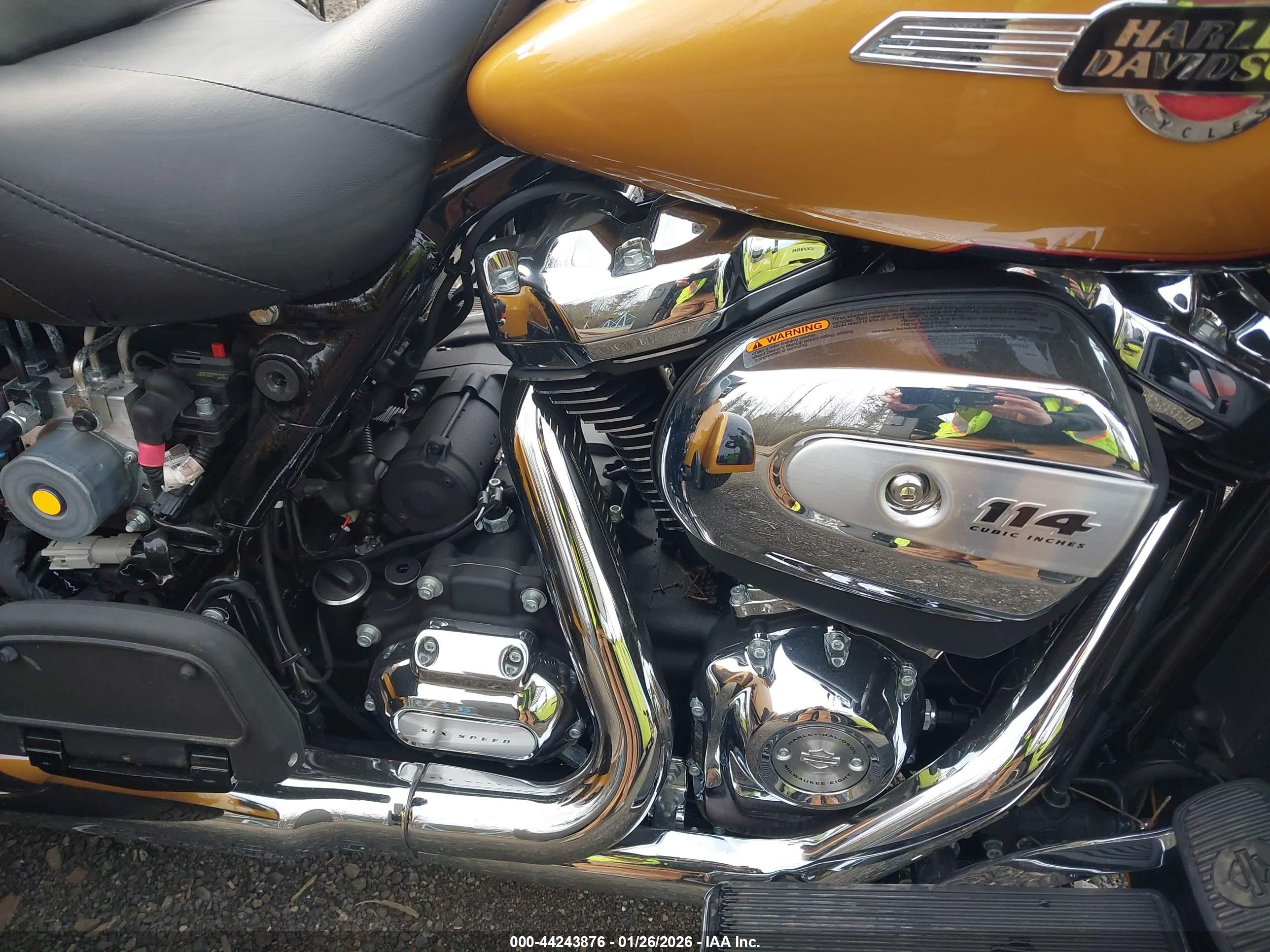 HARLEY-DAVIDSON FLHTCUTG image 8