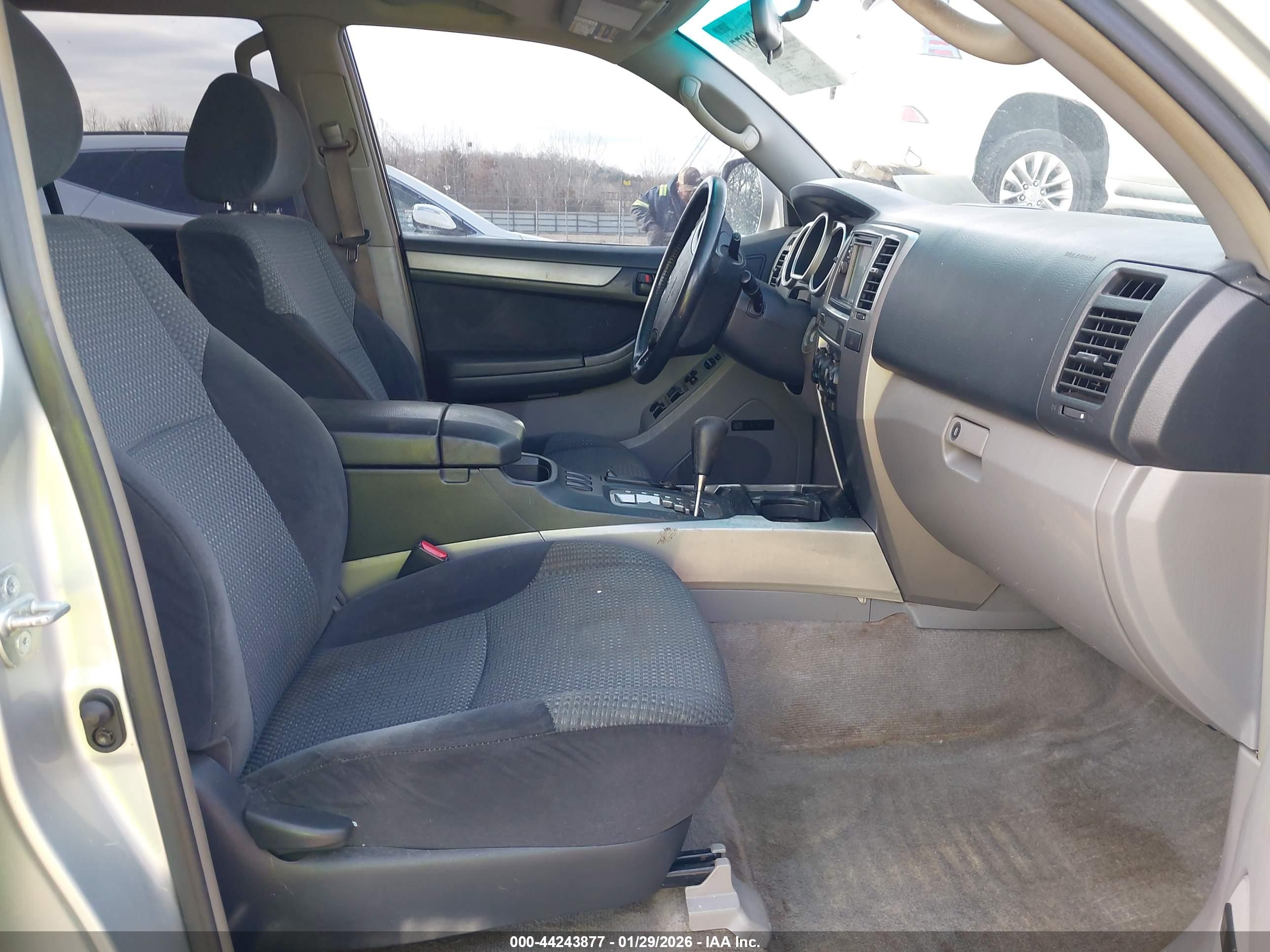 TOYOTA 4RUNNER image 5