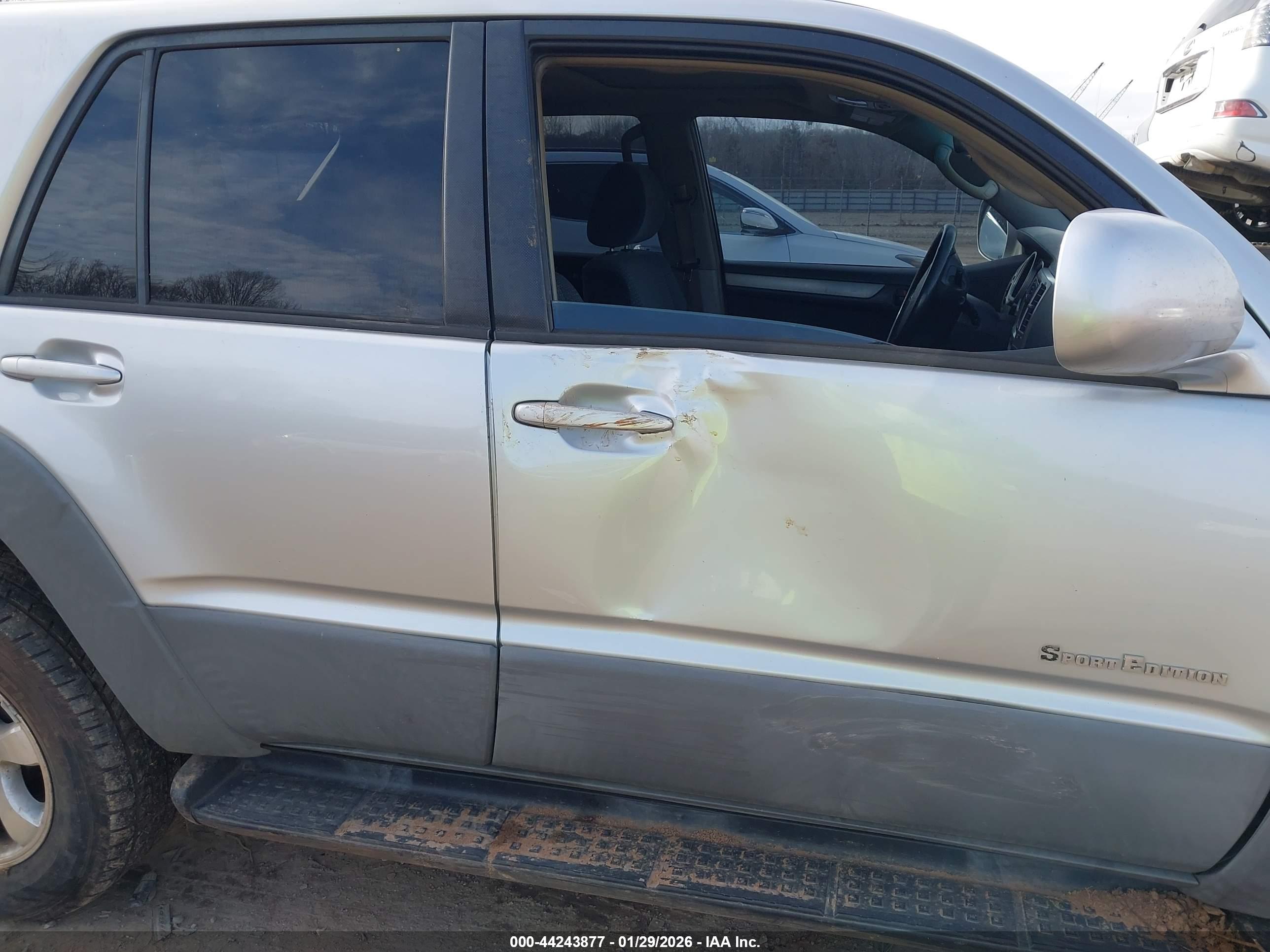 TOYOTA 4RUNNER image 6