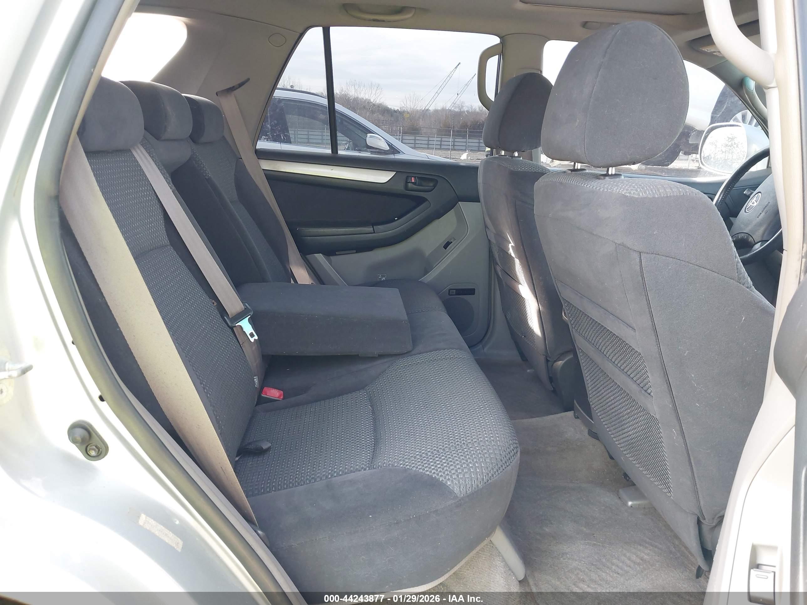 TOYOTA 4RUNNER image 8