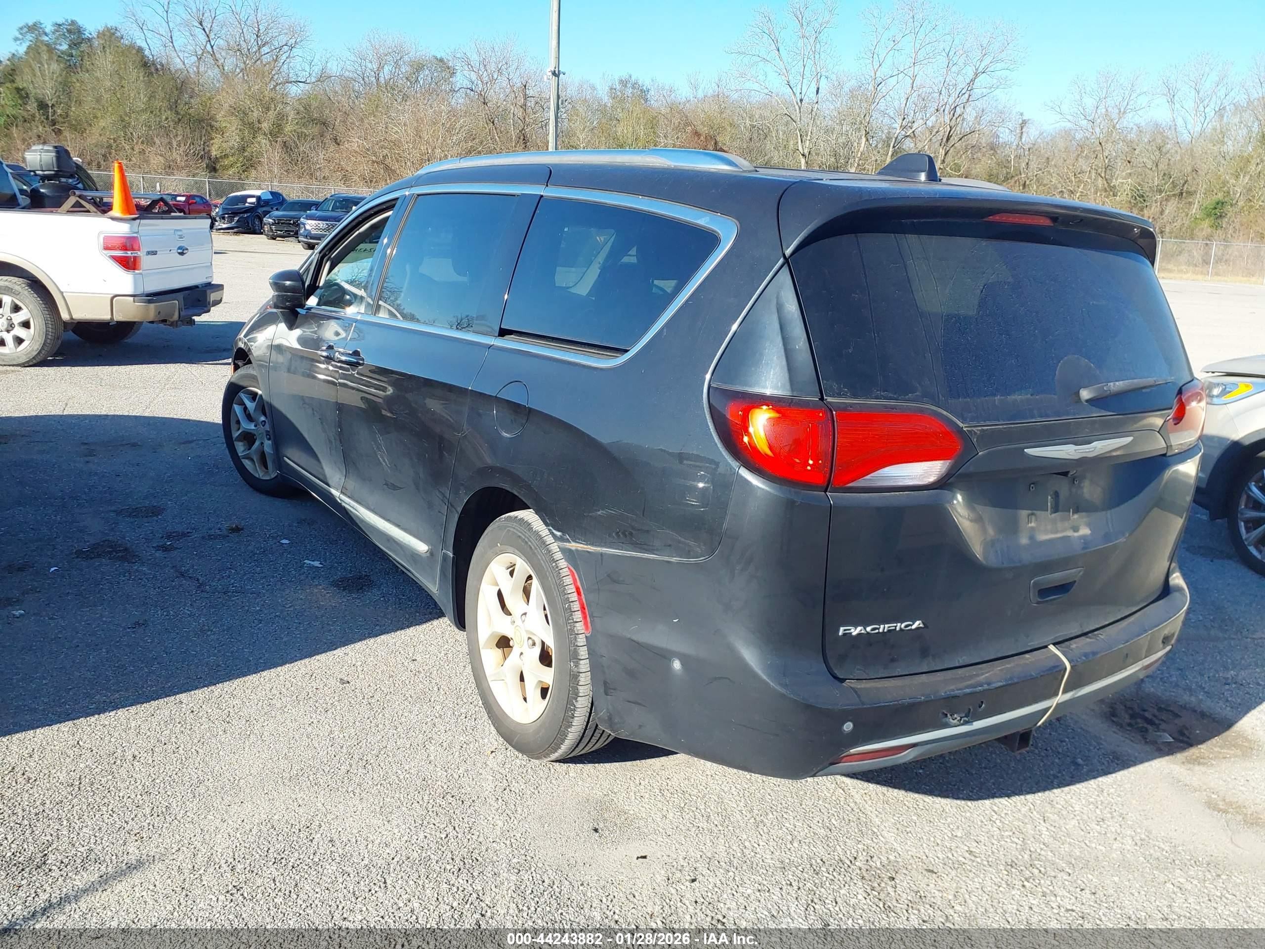 CHRYSLER PACIFICA image 3