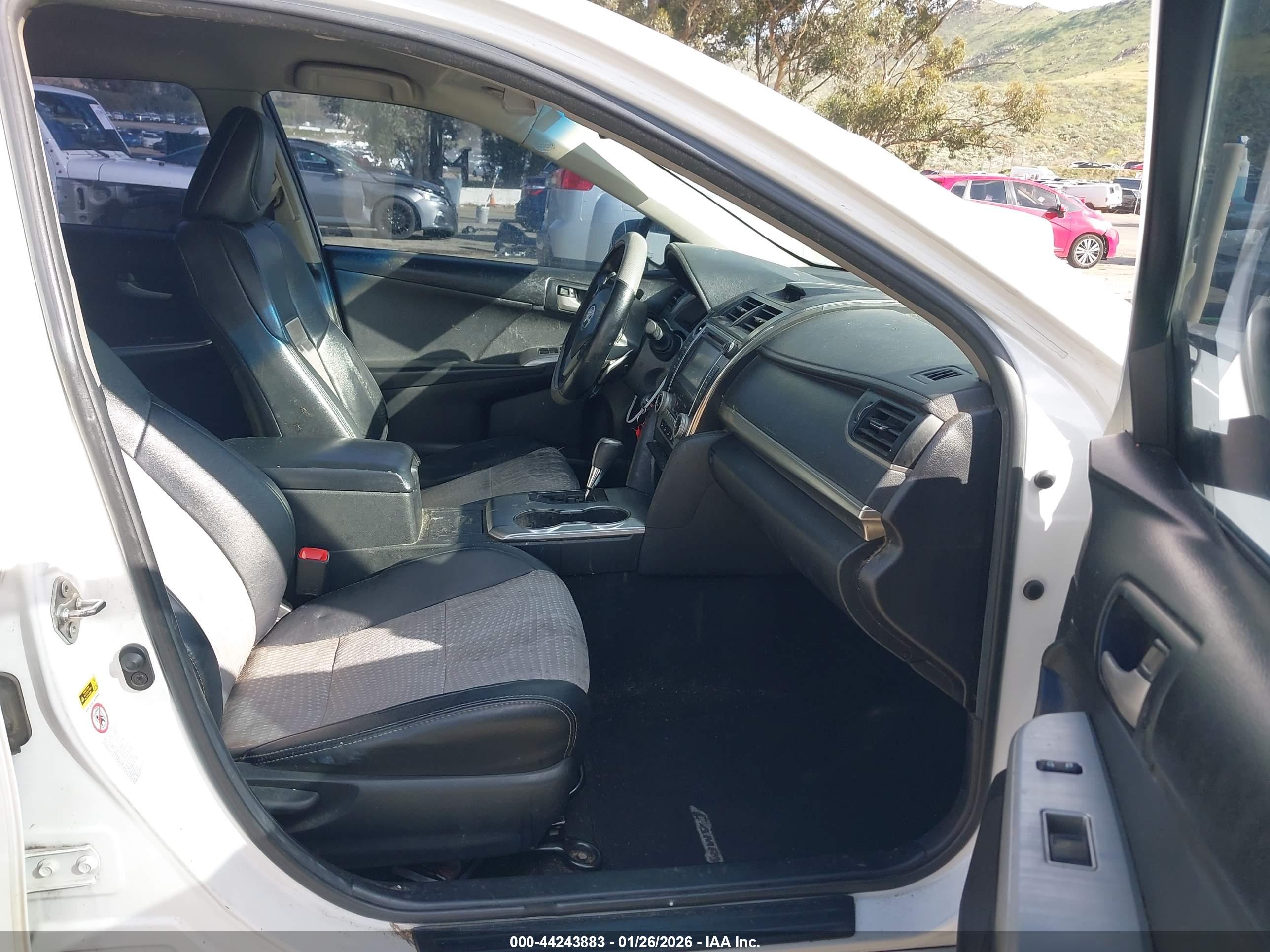 TOYOTA CAMRY image 5