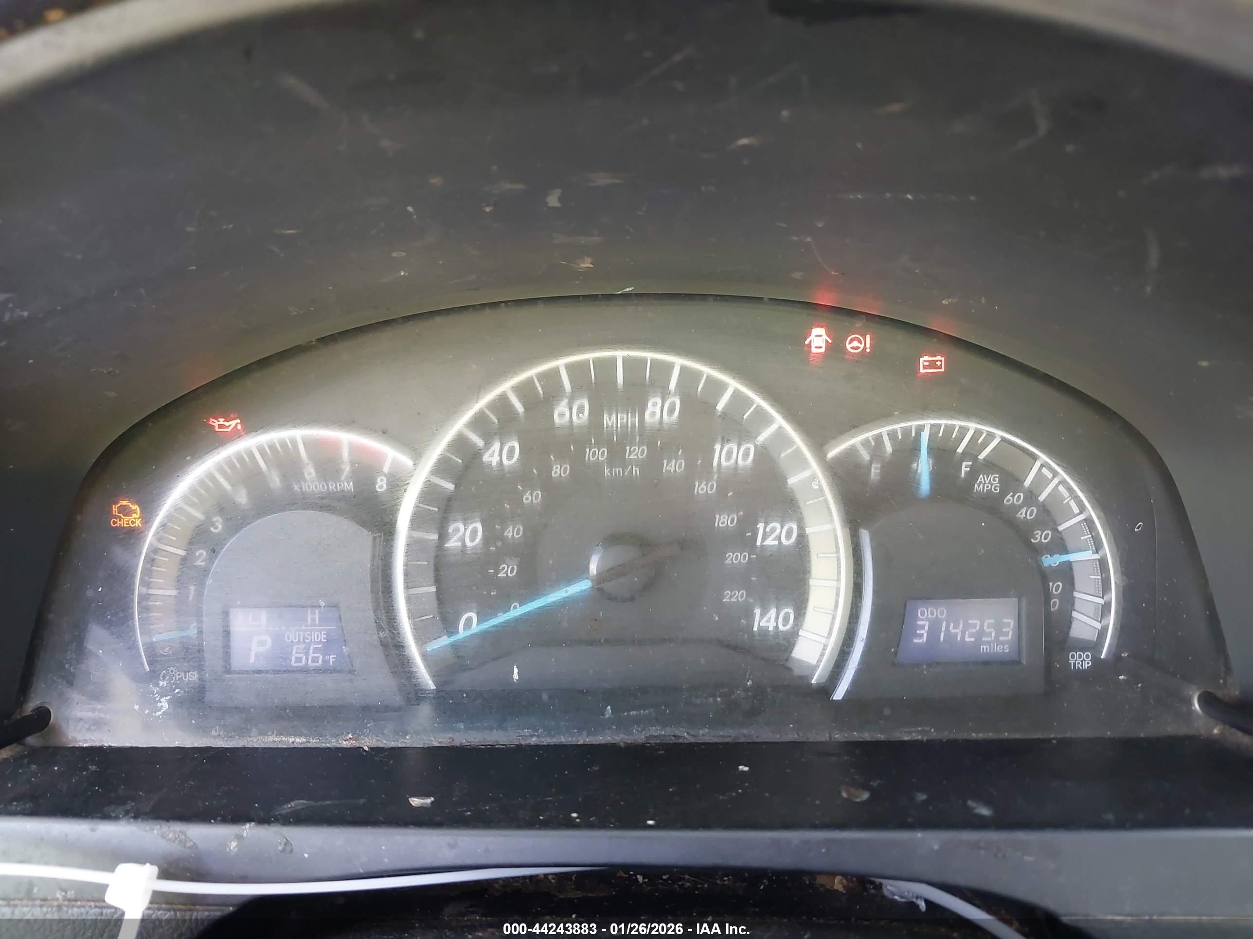 TOYOTA CAMRY image 7