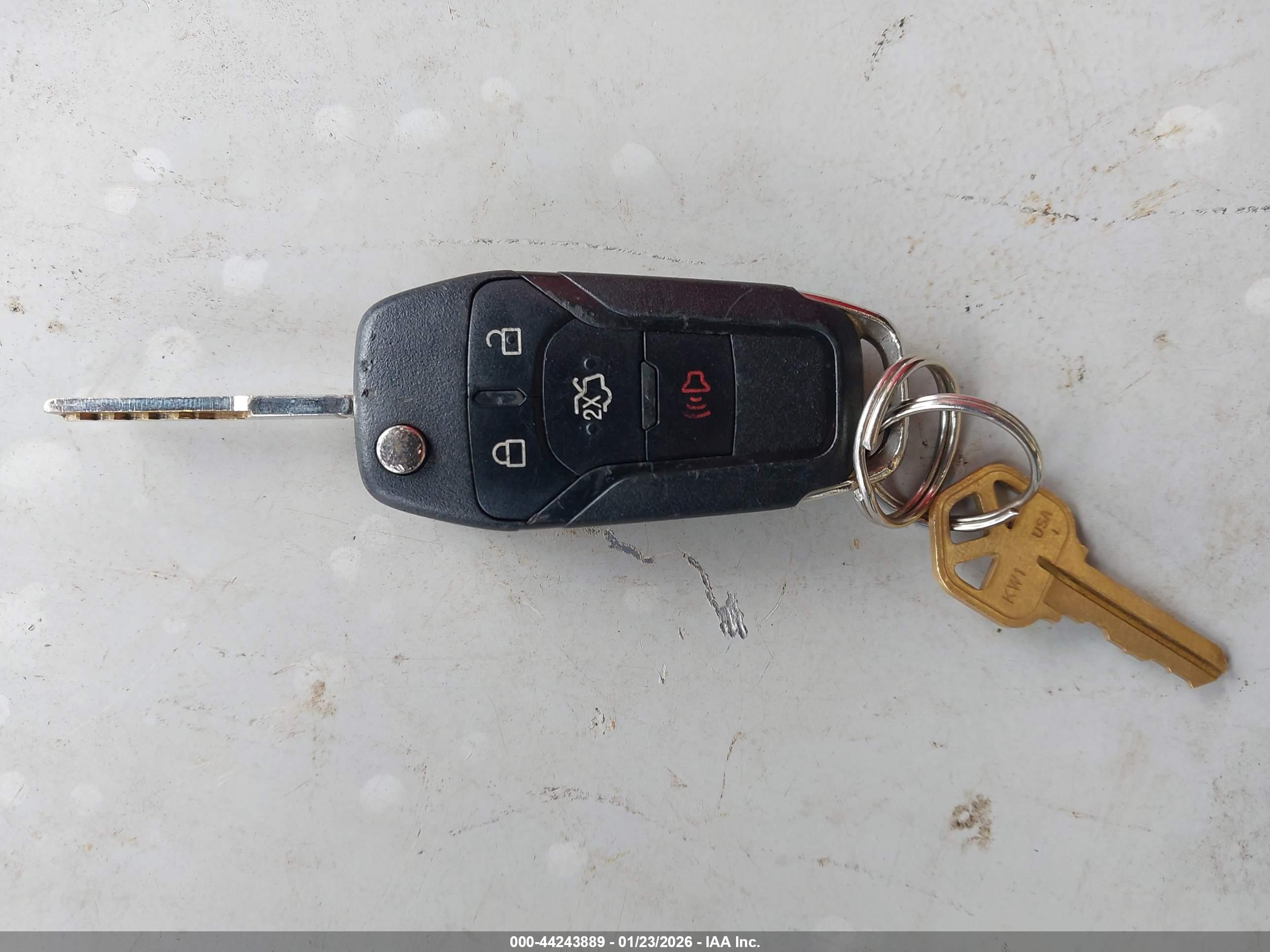 FORD FUSION image 11