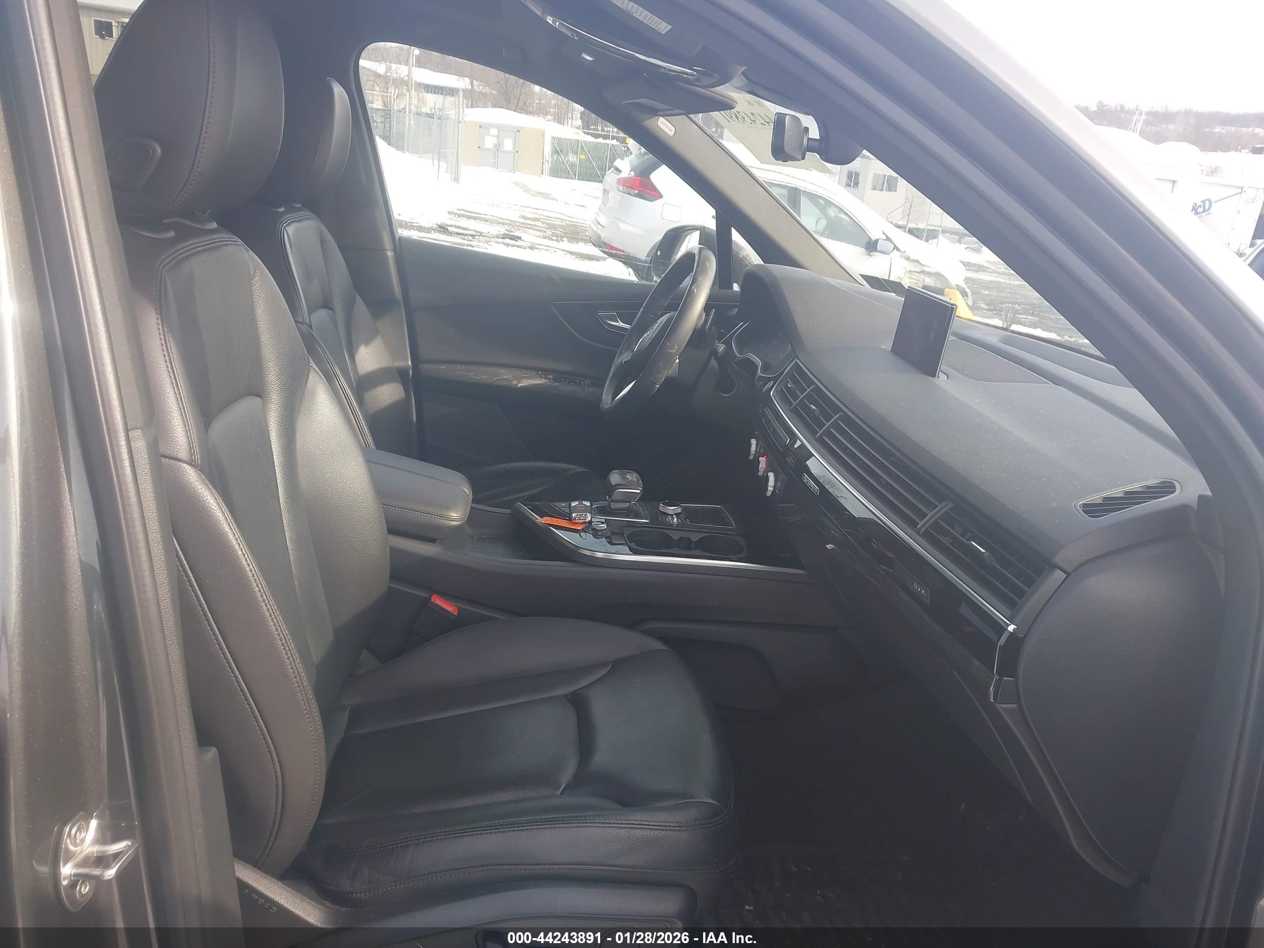 AUDI Q7 image 5