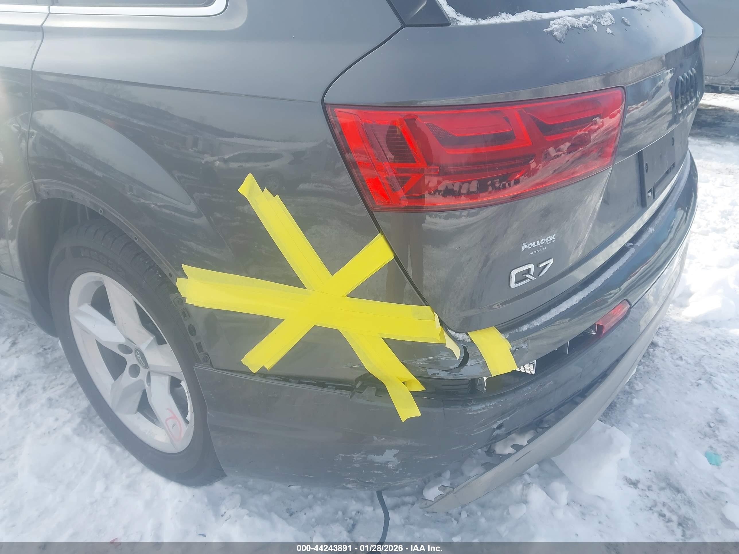 AUDI Q7 image 6