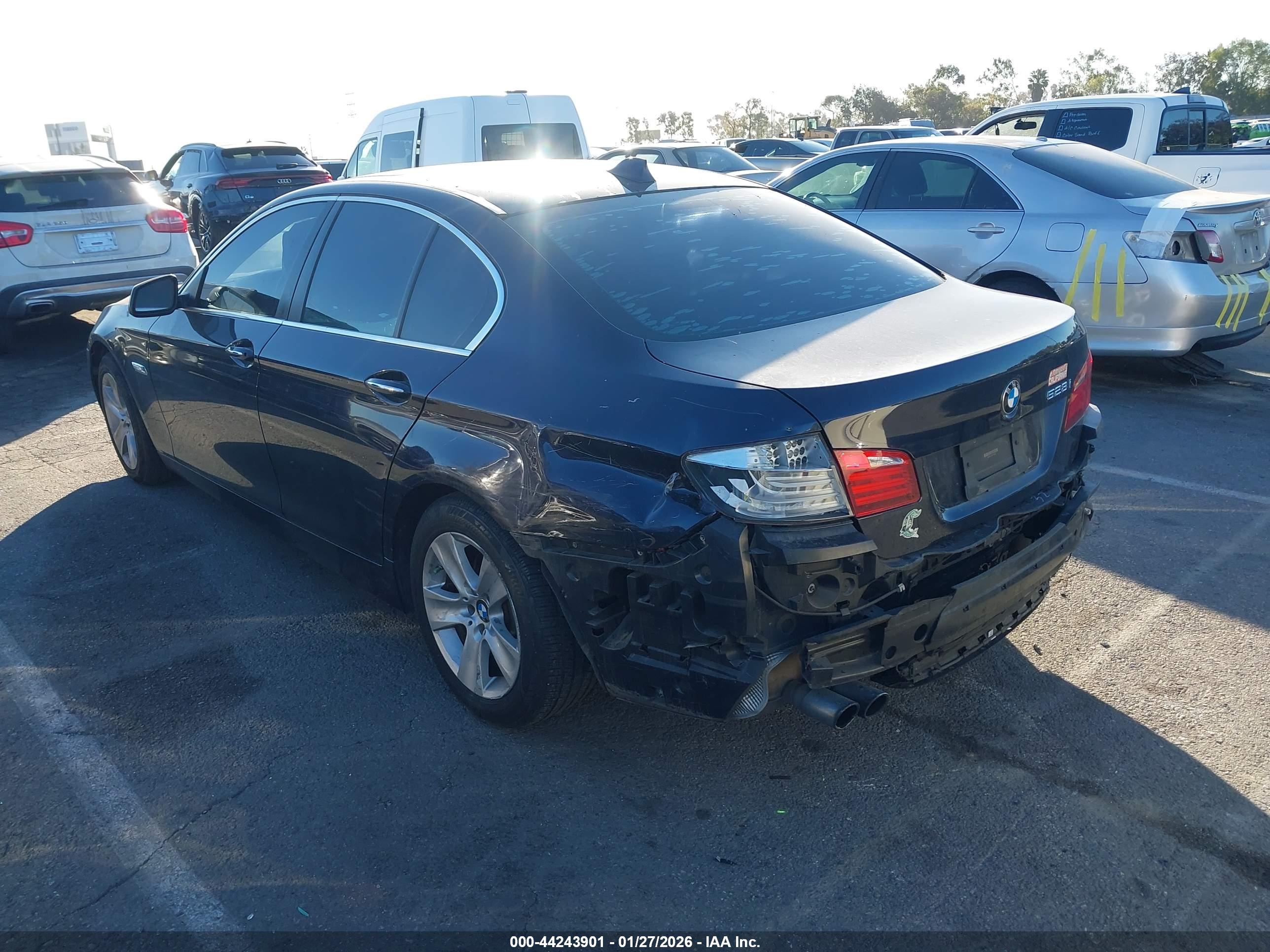 BMW 528I image 3