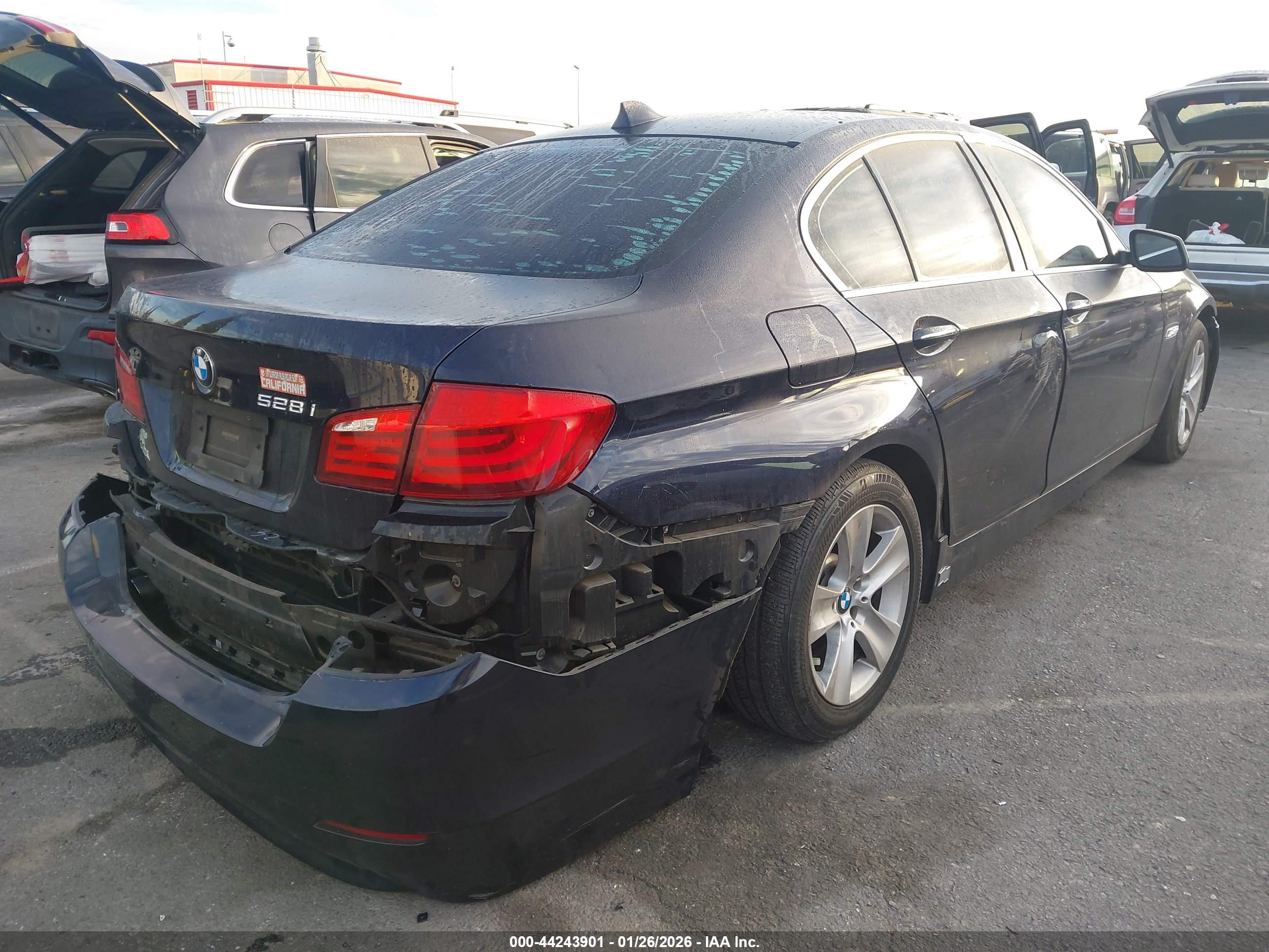 BMW 528I image 4