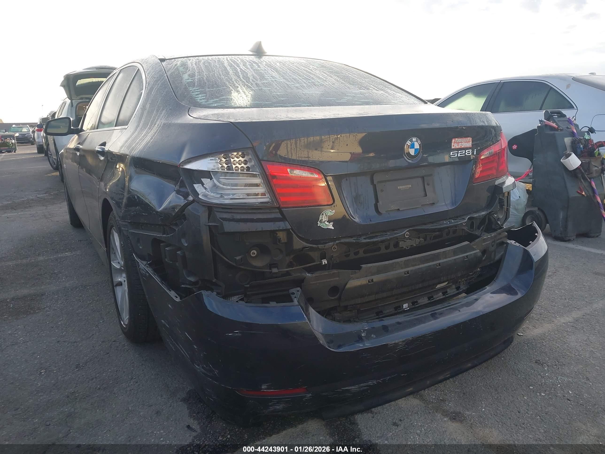 BMW 528I image 6