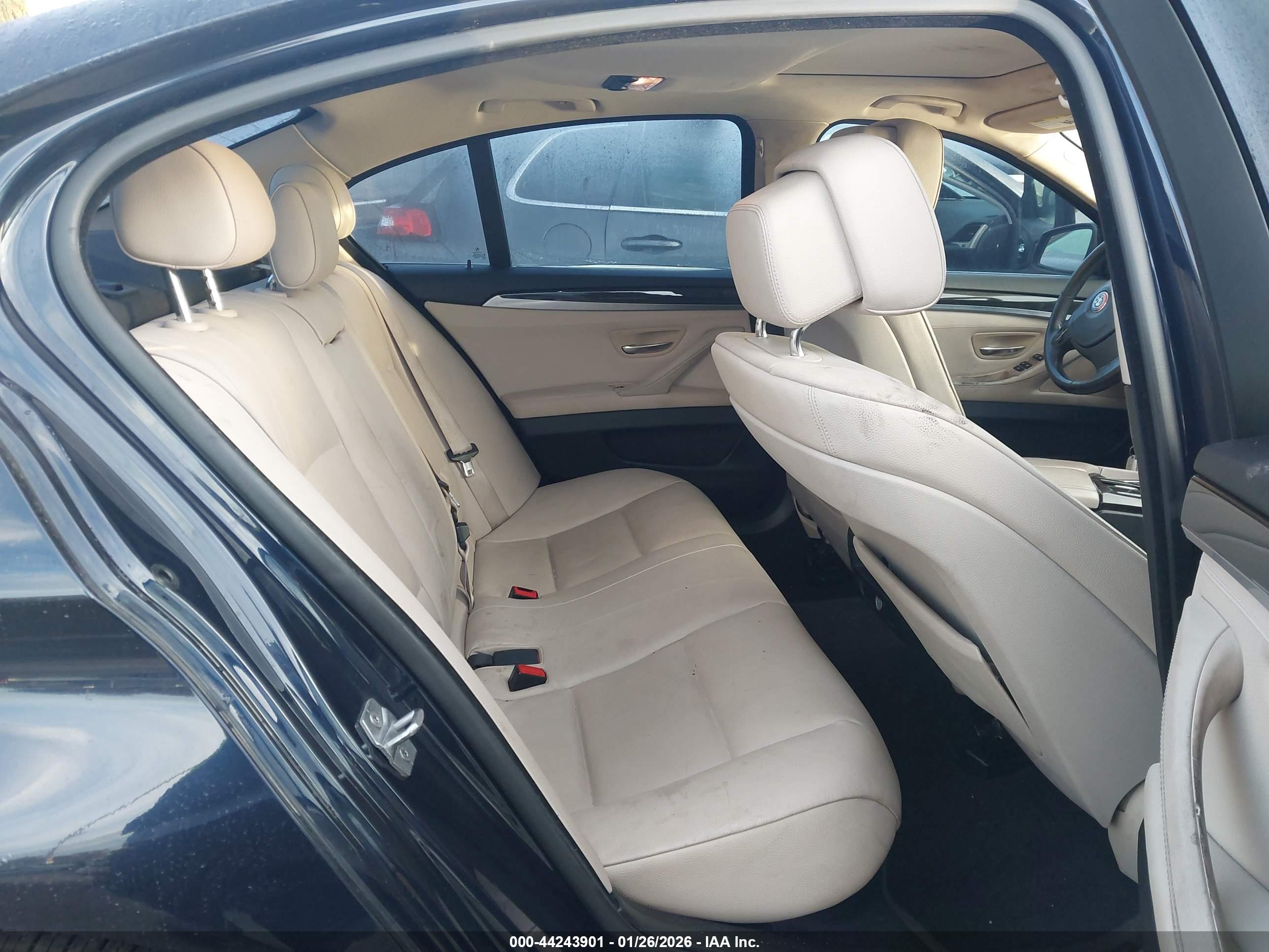 BMW 528I image 8